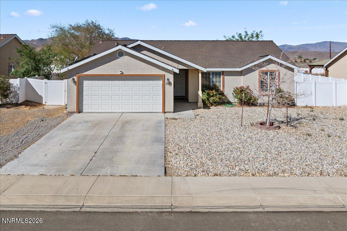 1342 White Bluffs Circle Property Photo 2