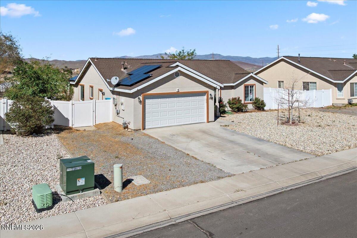 1342 White Bluffs Circle Property Photo 3