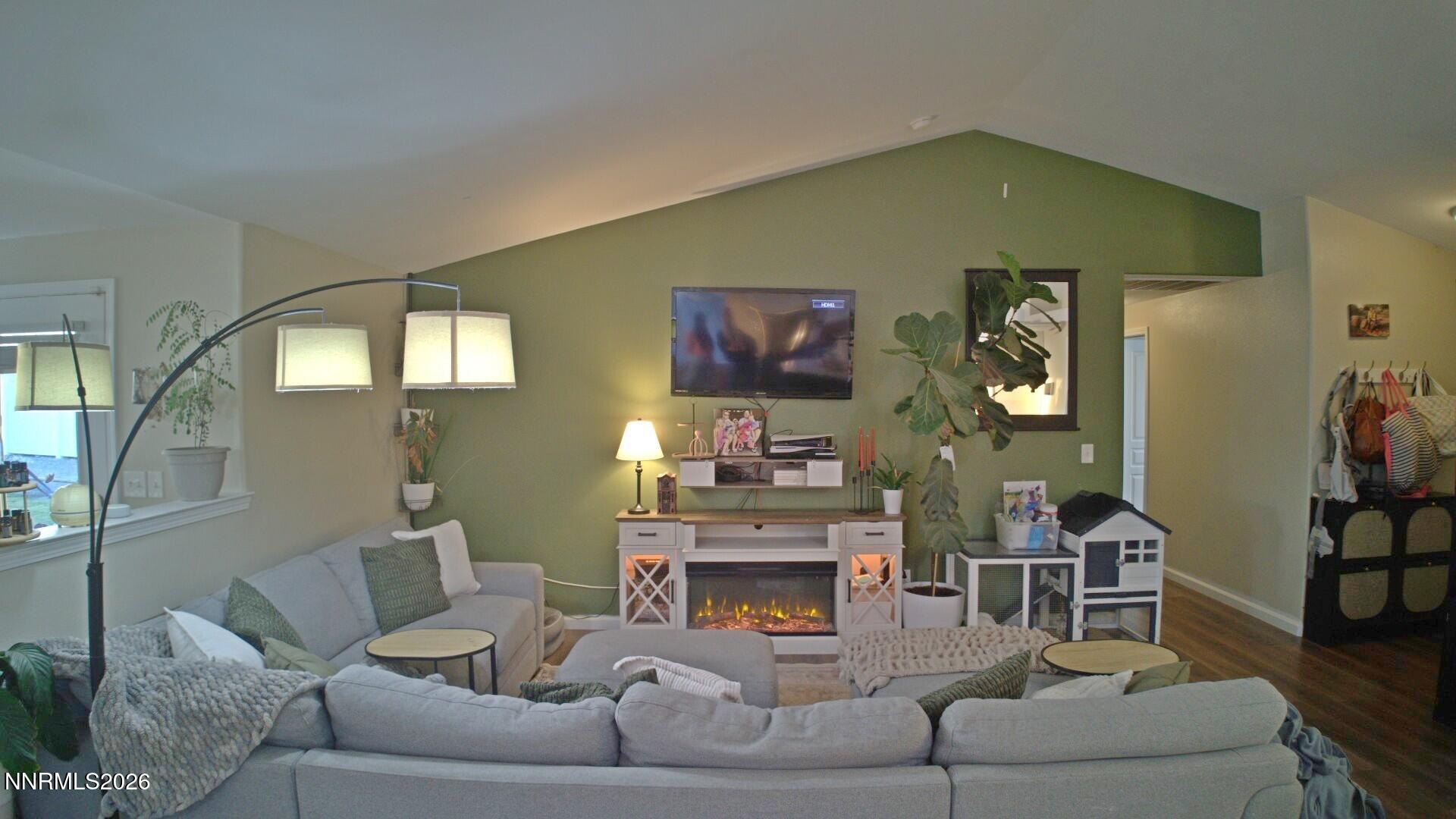 1342 White Bluffs Circle Property Photo 4