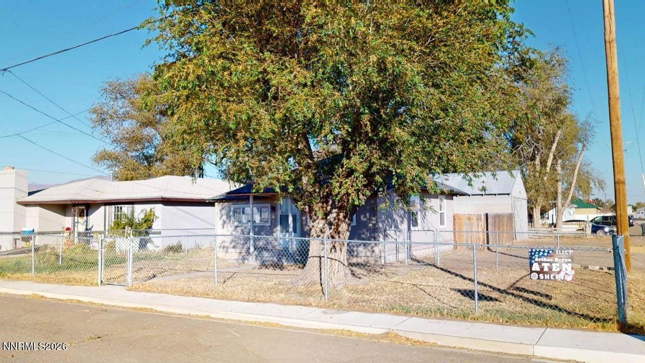737 S Reese Street Property Photo 2