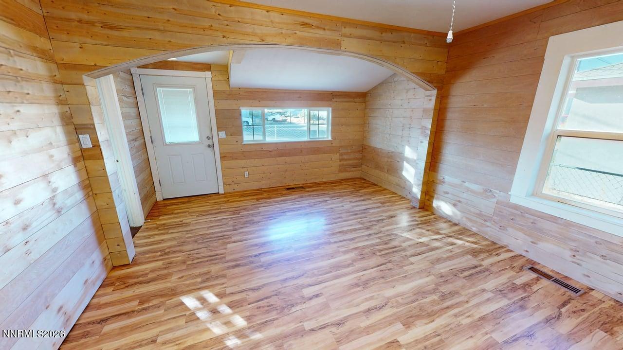 737 S Reese Street Property Photo 7