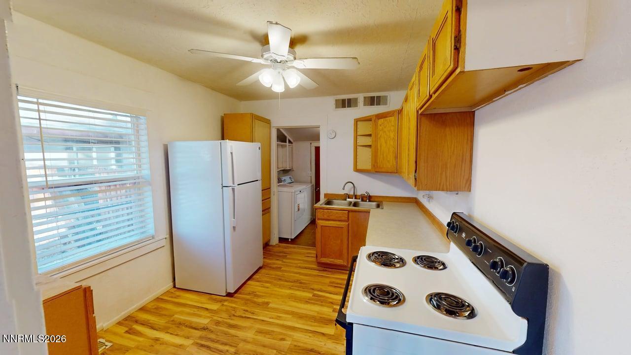 737 S Reese Street Property Photo 8