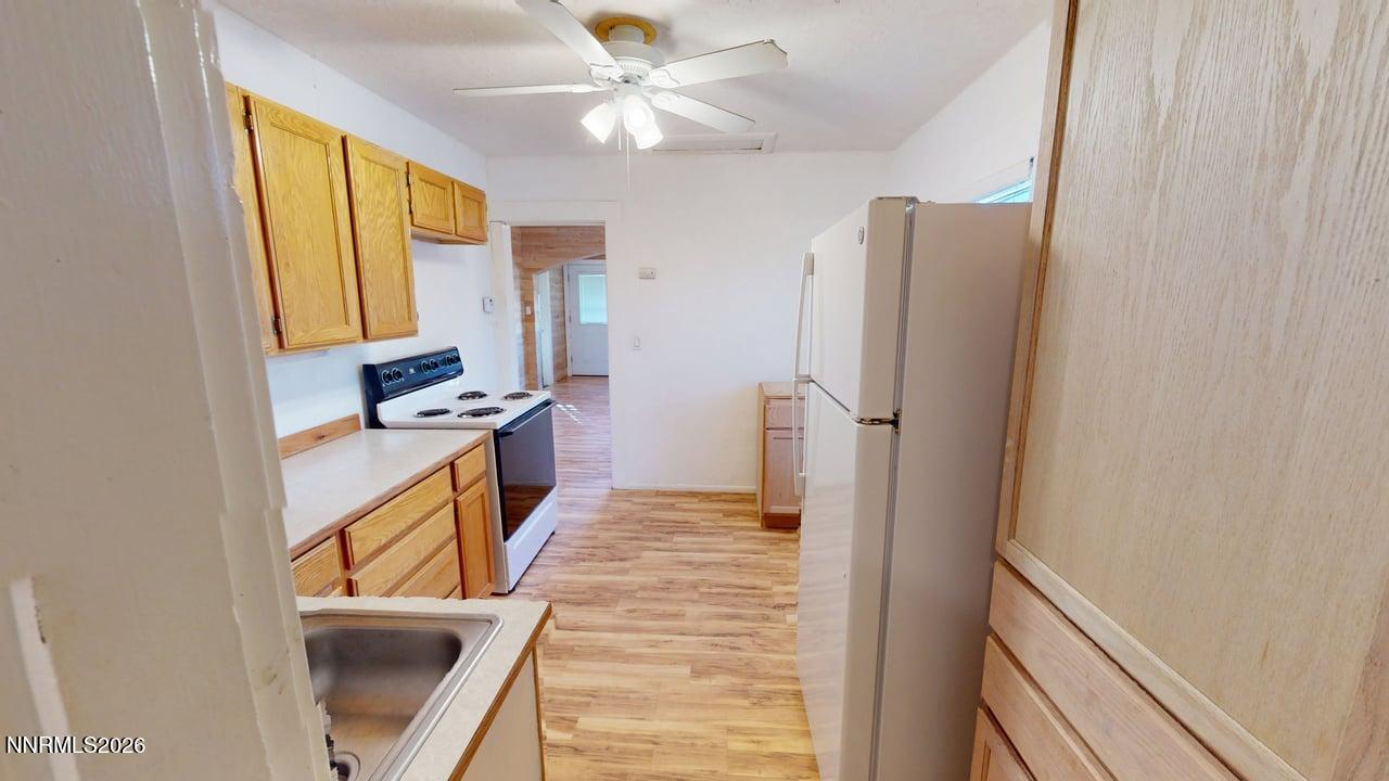 737 S Reese Street Property Photo 10