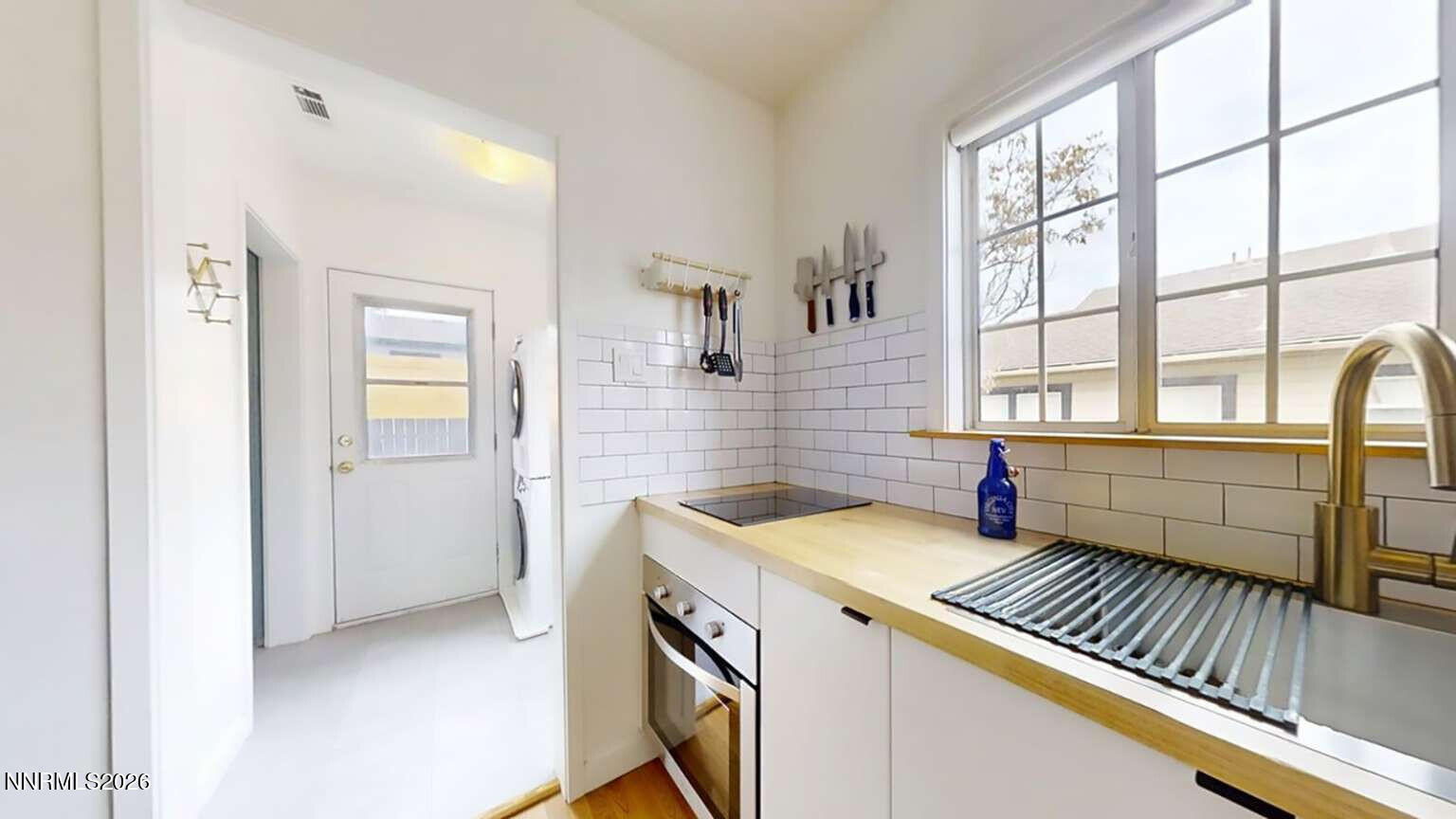 311 Cheney Street Property Photo 11