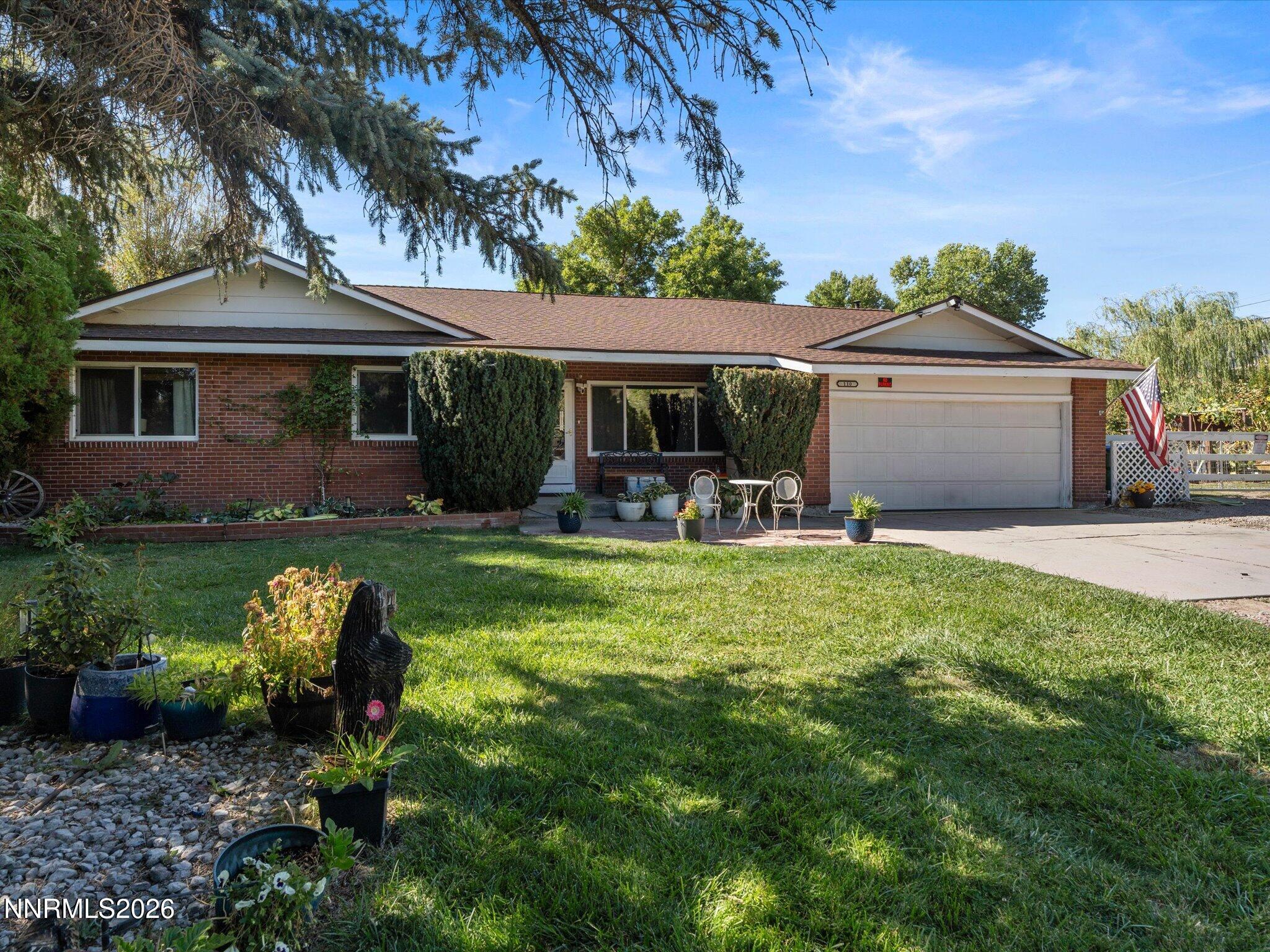 110 E Laramie Drive Property Photo 1
