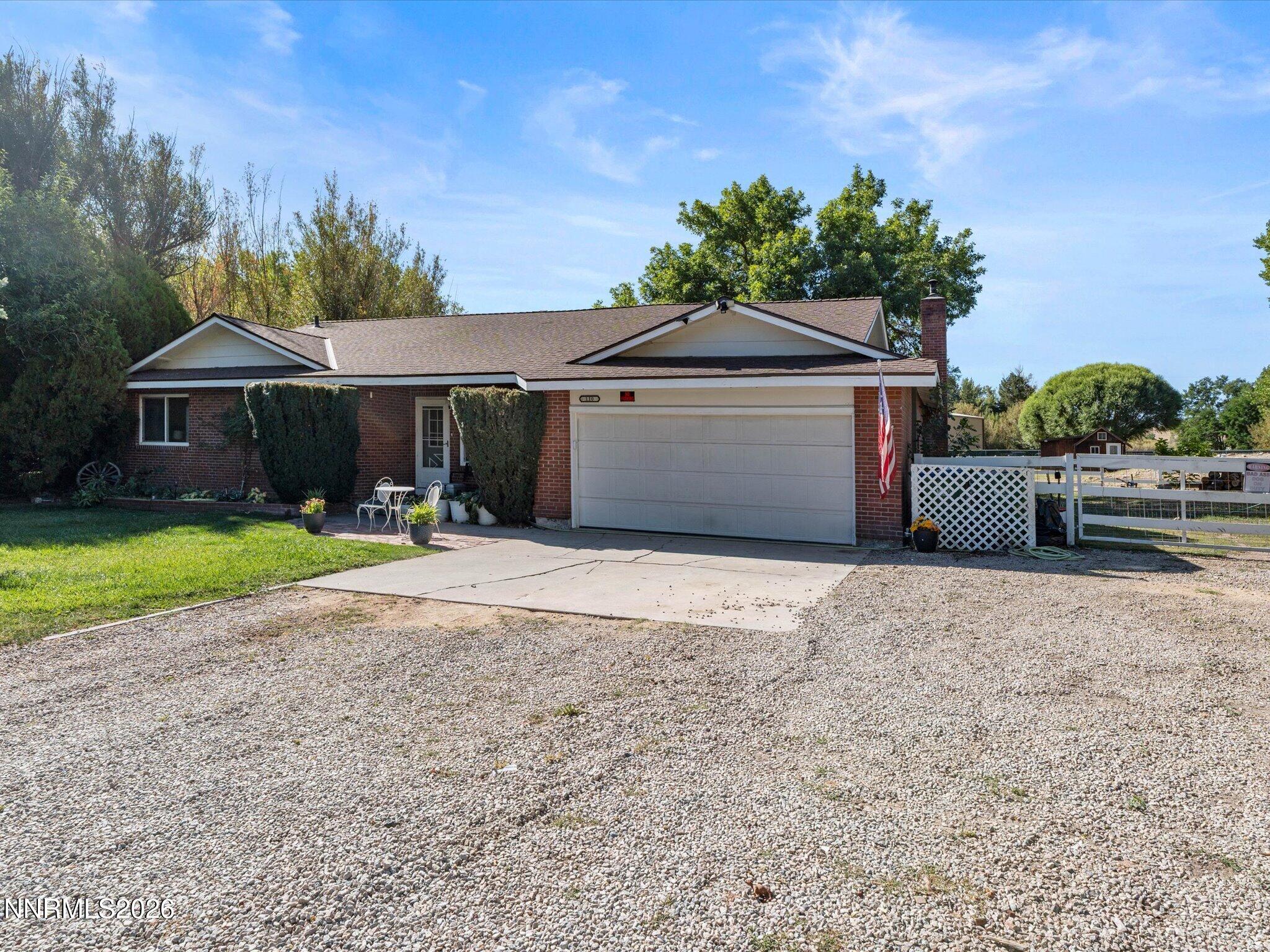 110 E Laramie Drive Property Photo 3