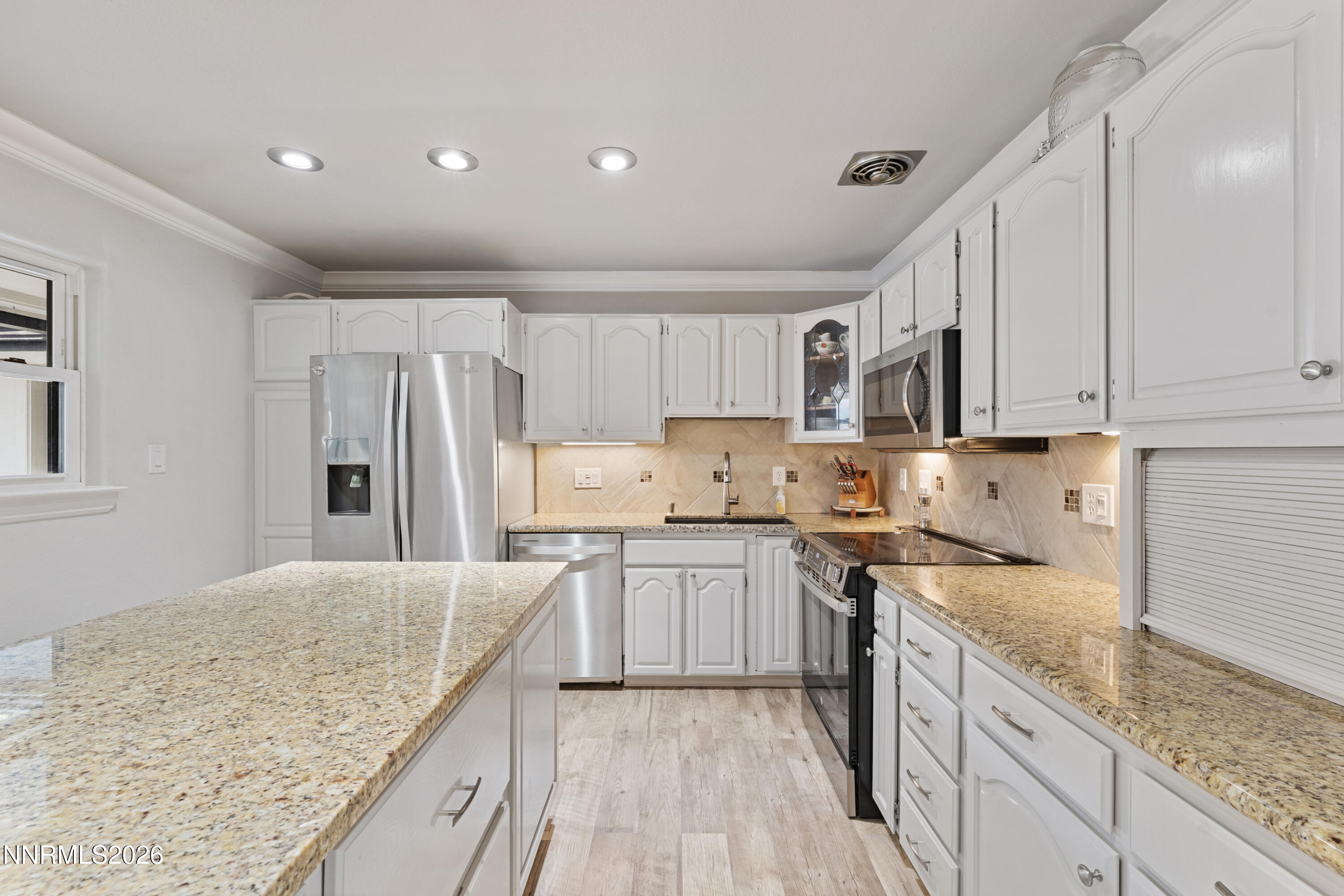 1845 Elmcrest Drive Property Photo 14
