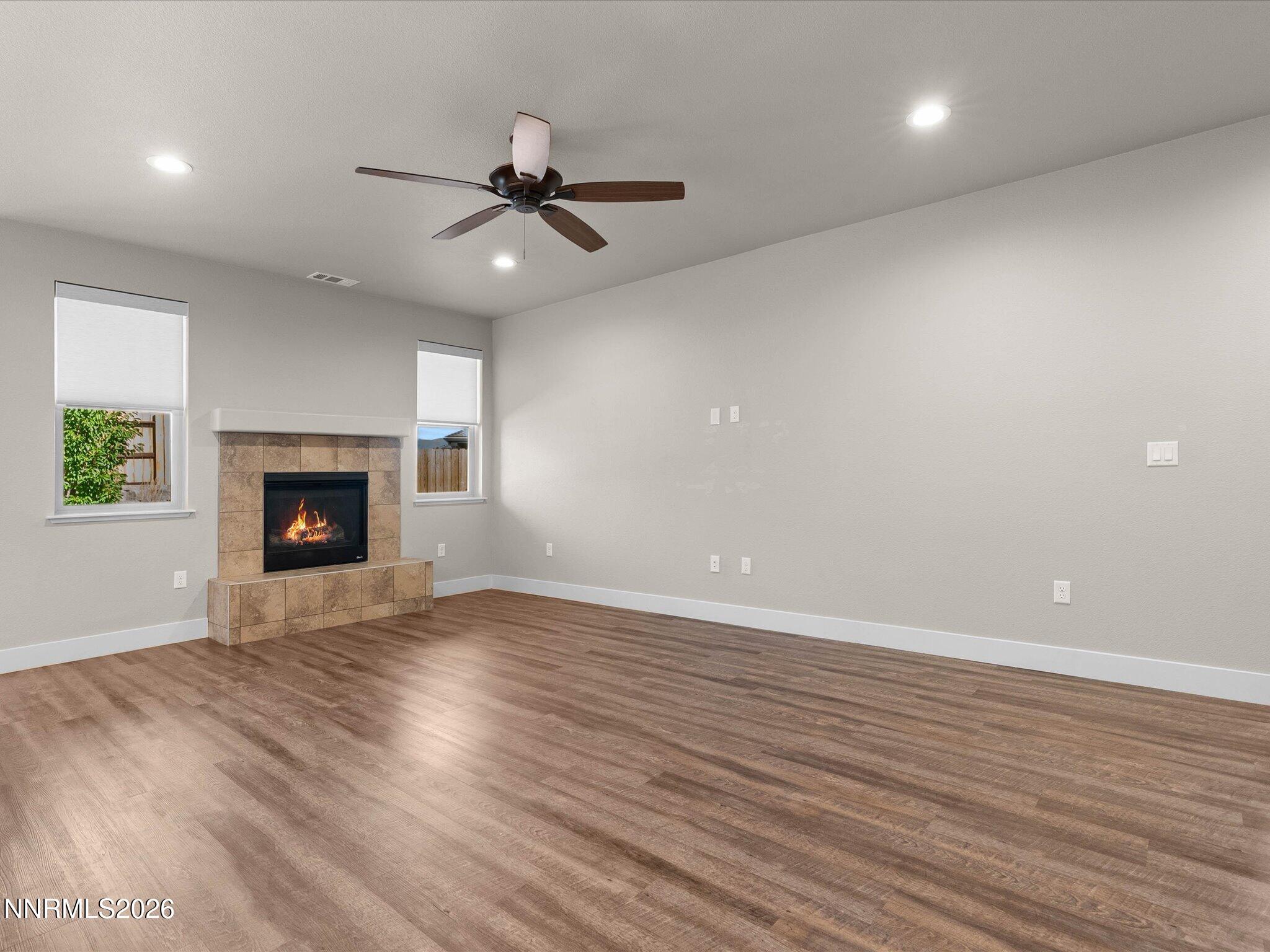 744 E Cottage Loop Property Photo 10
