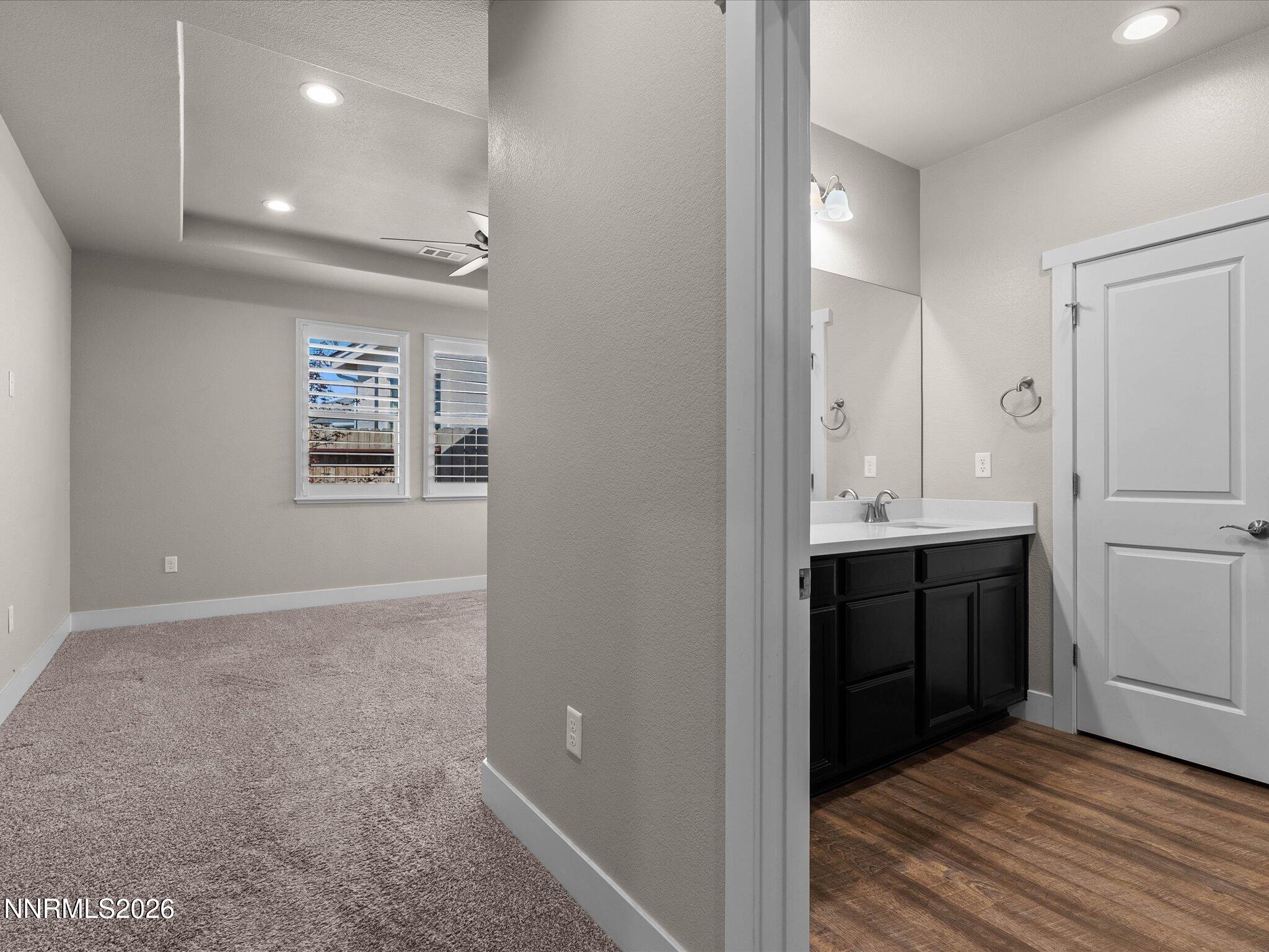 744 E Cottage Loop Property Photo 20
