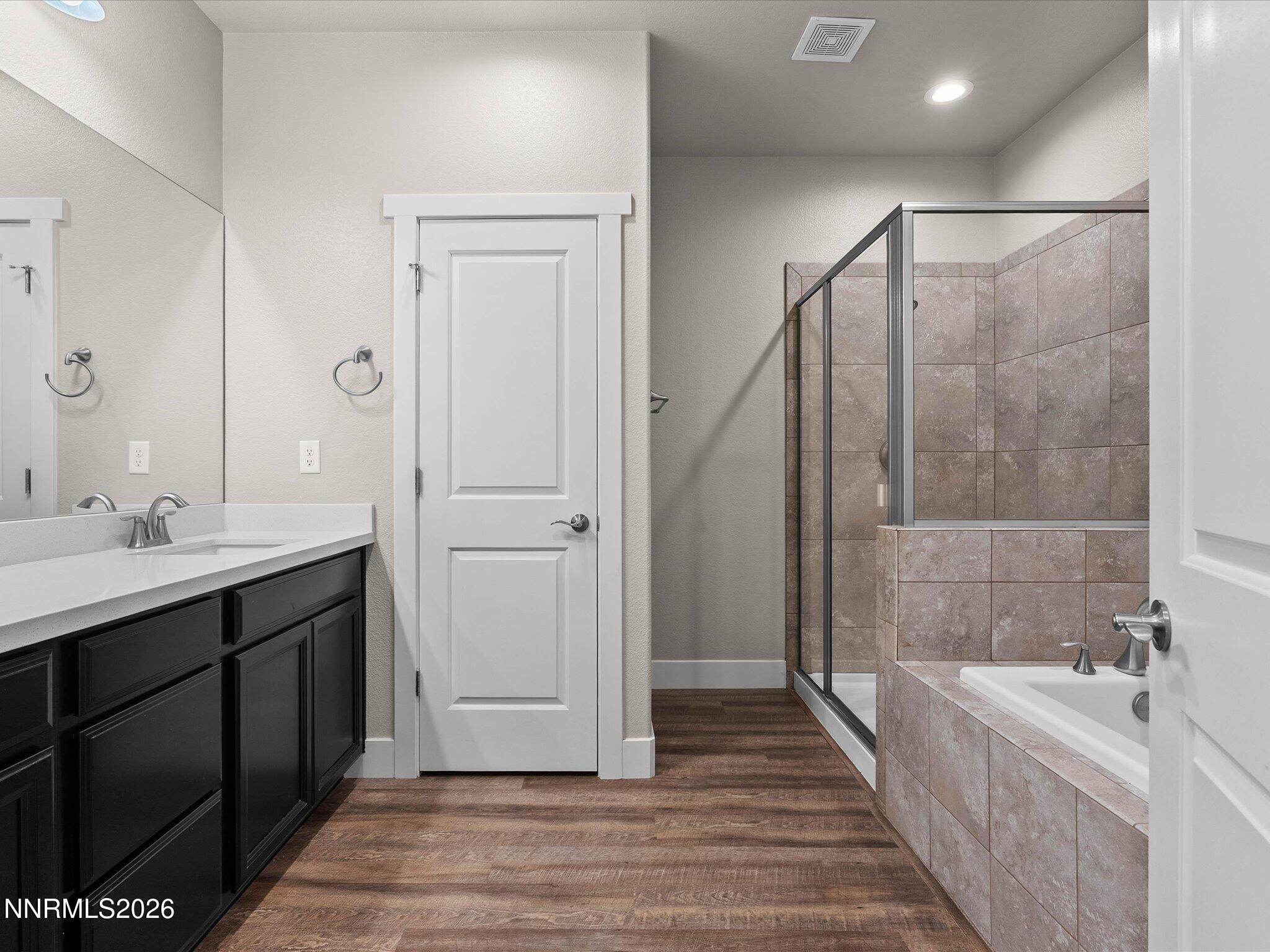 744 E Cottage Loop Property Photo 25