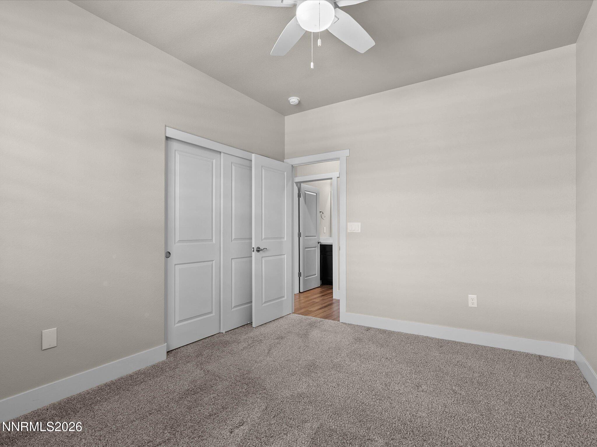 744 E Cottage Loop Property Photo 32