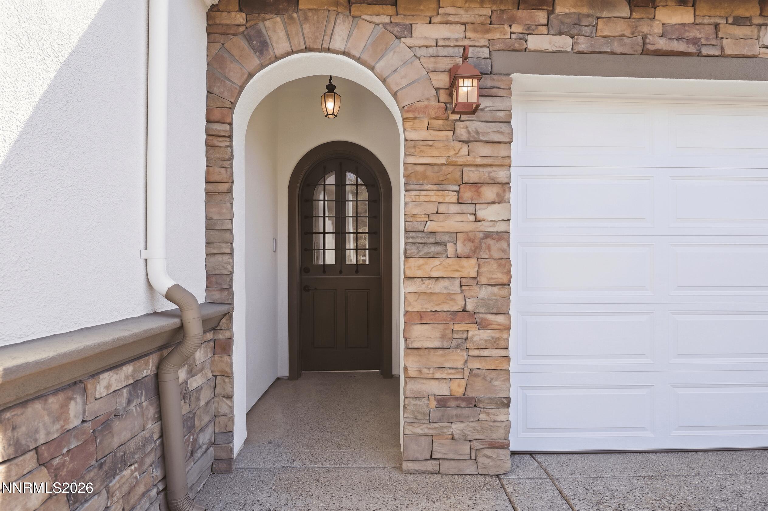 10550 Elm Glen Court Property Photo 4