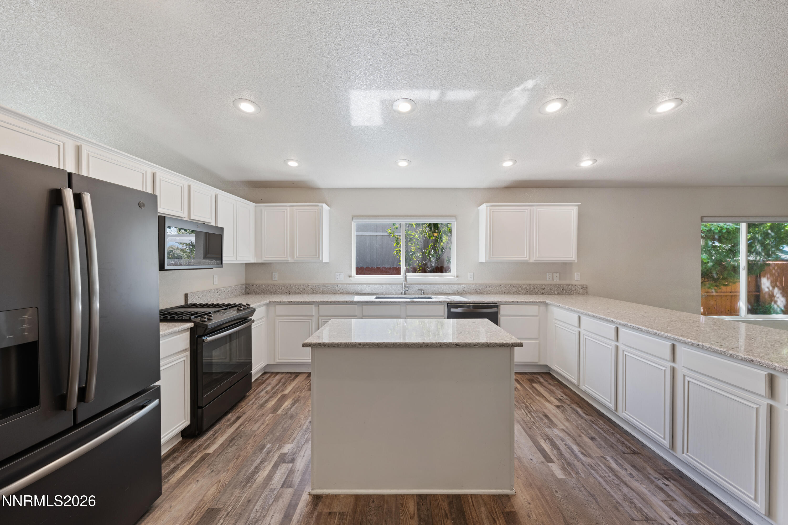 17251 Desert Lake Court Property Photo 9
