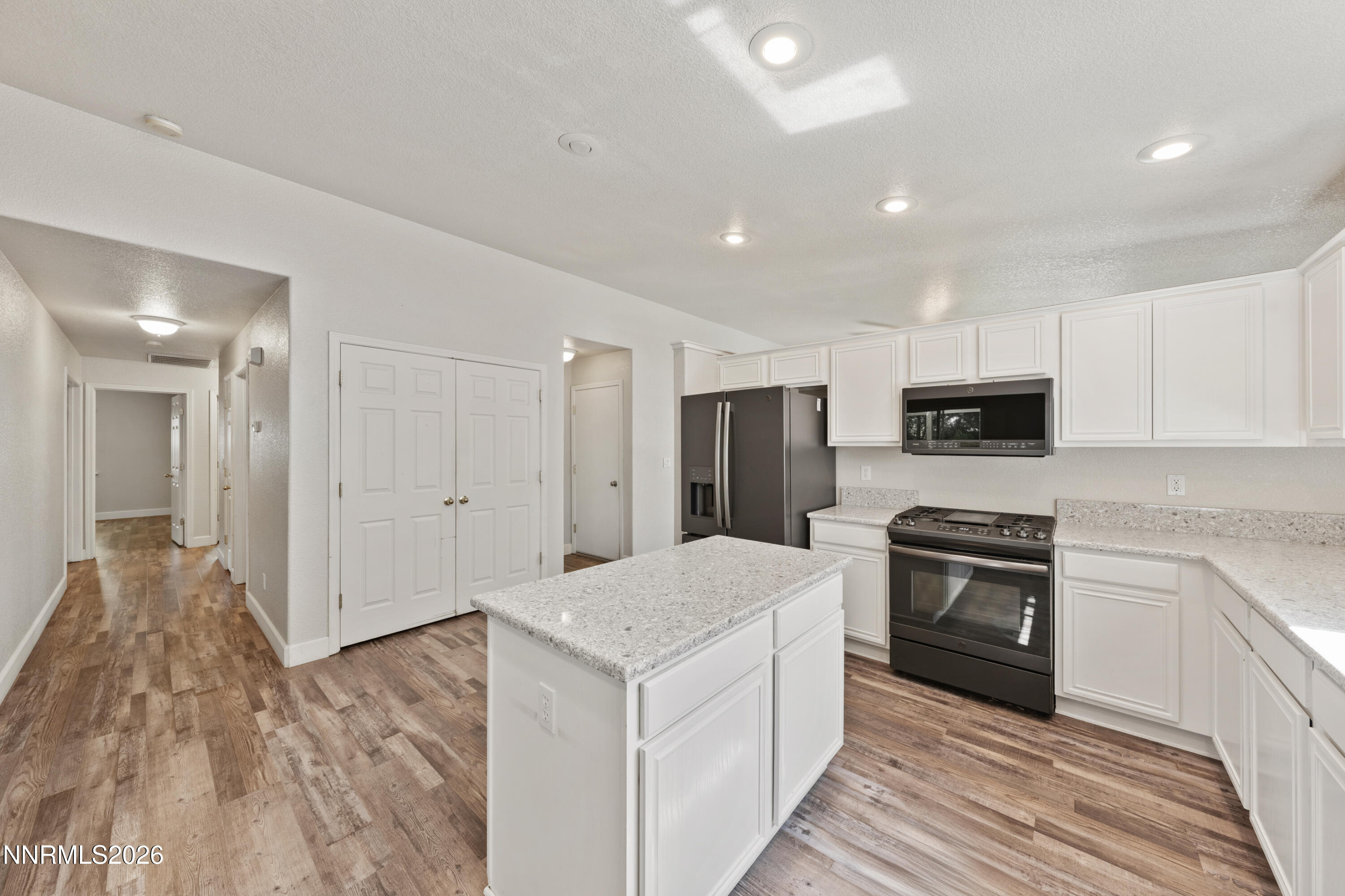 17251 Desert Lake Court Property Photo 12