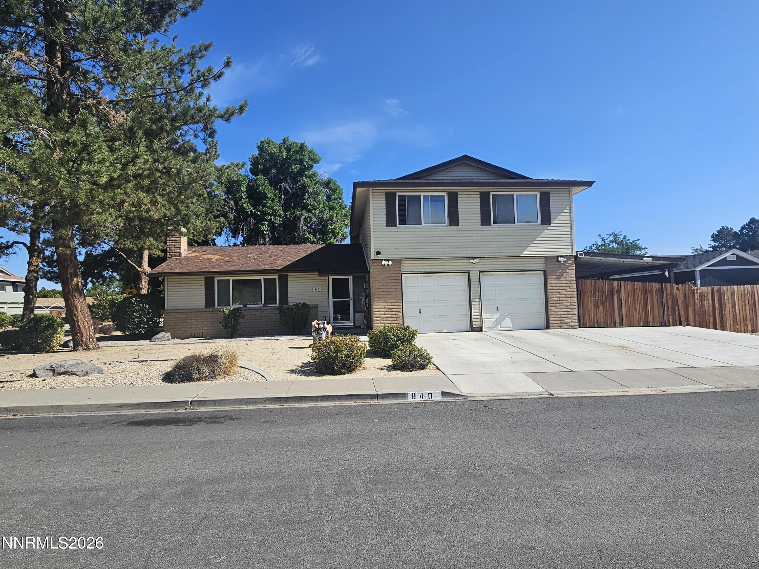 840 El Cortez Way Property Photo 1