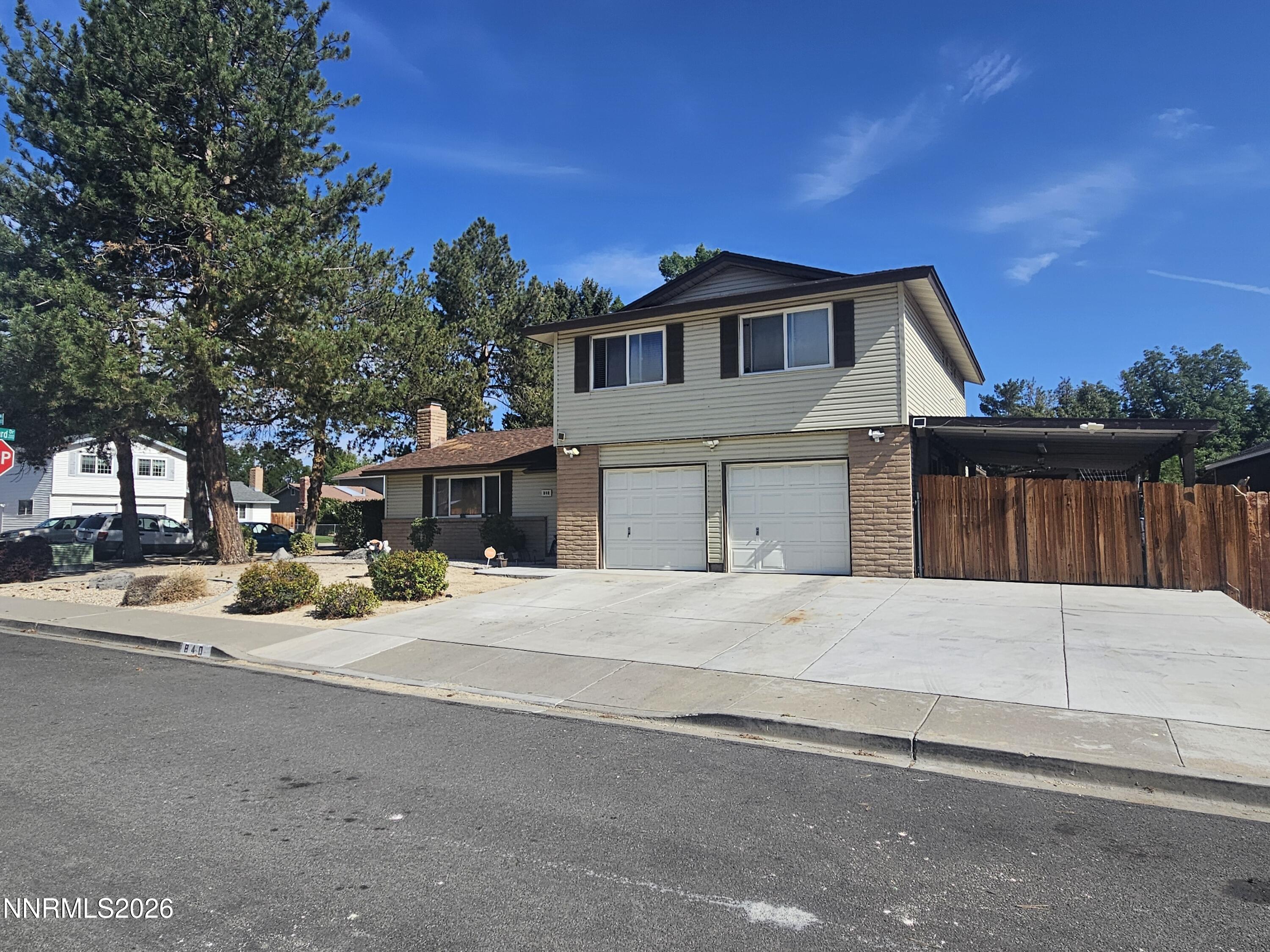 840 El Cortez Way Property Photo 2