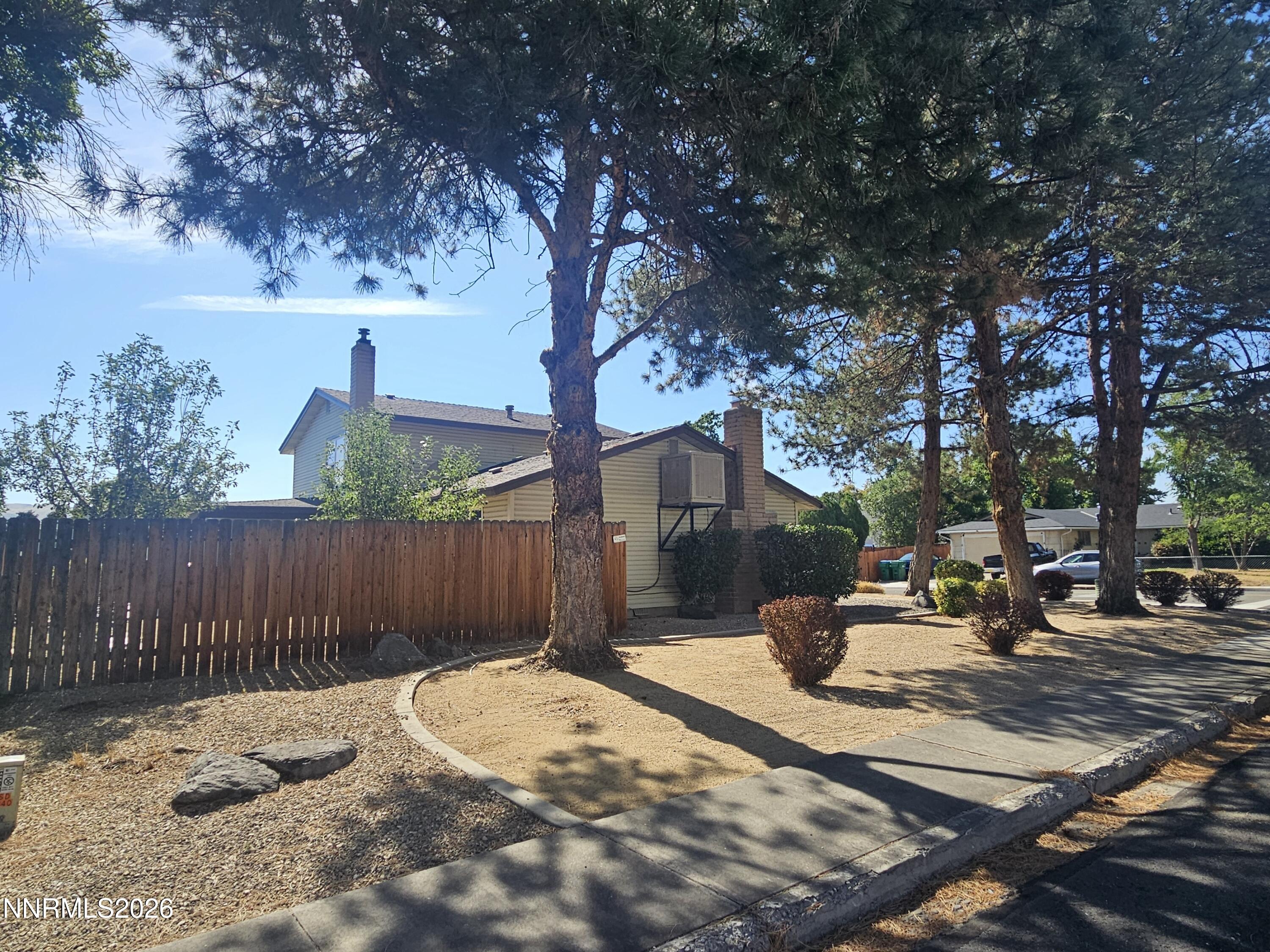 840 El Cortez Way Property Photo 4