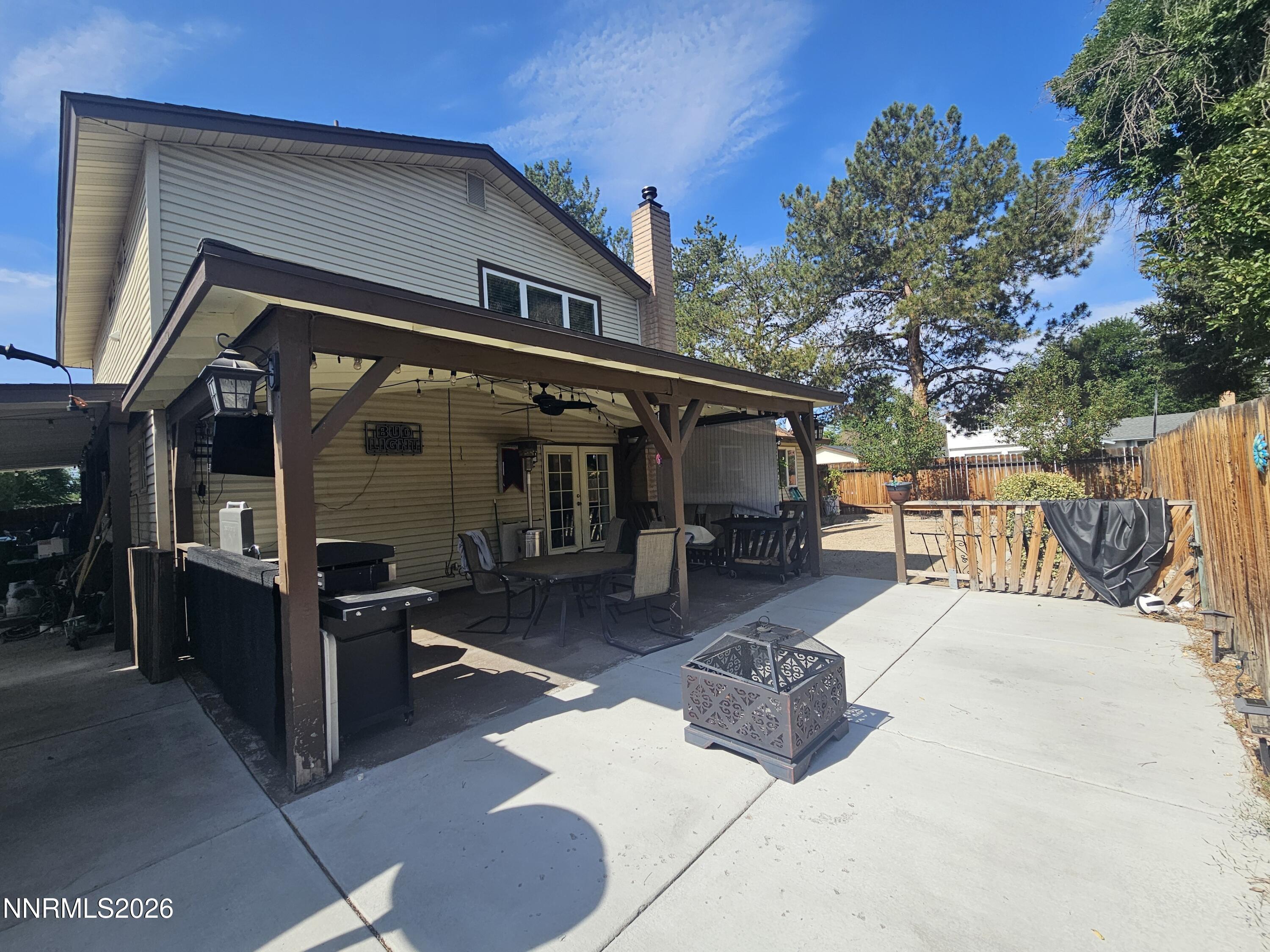 840 El Cortez Way Property Photo 5