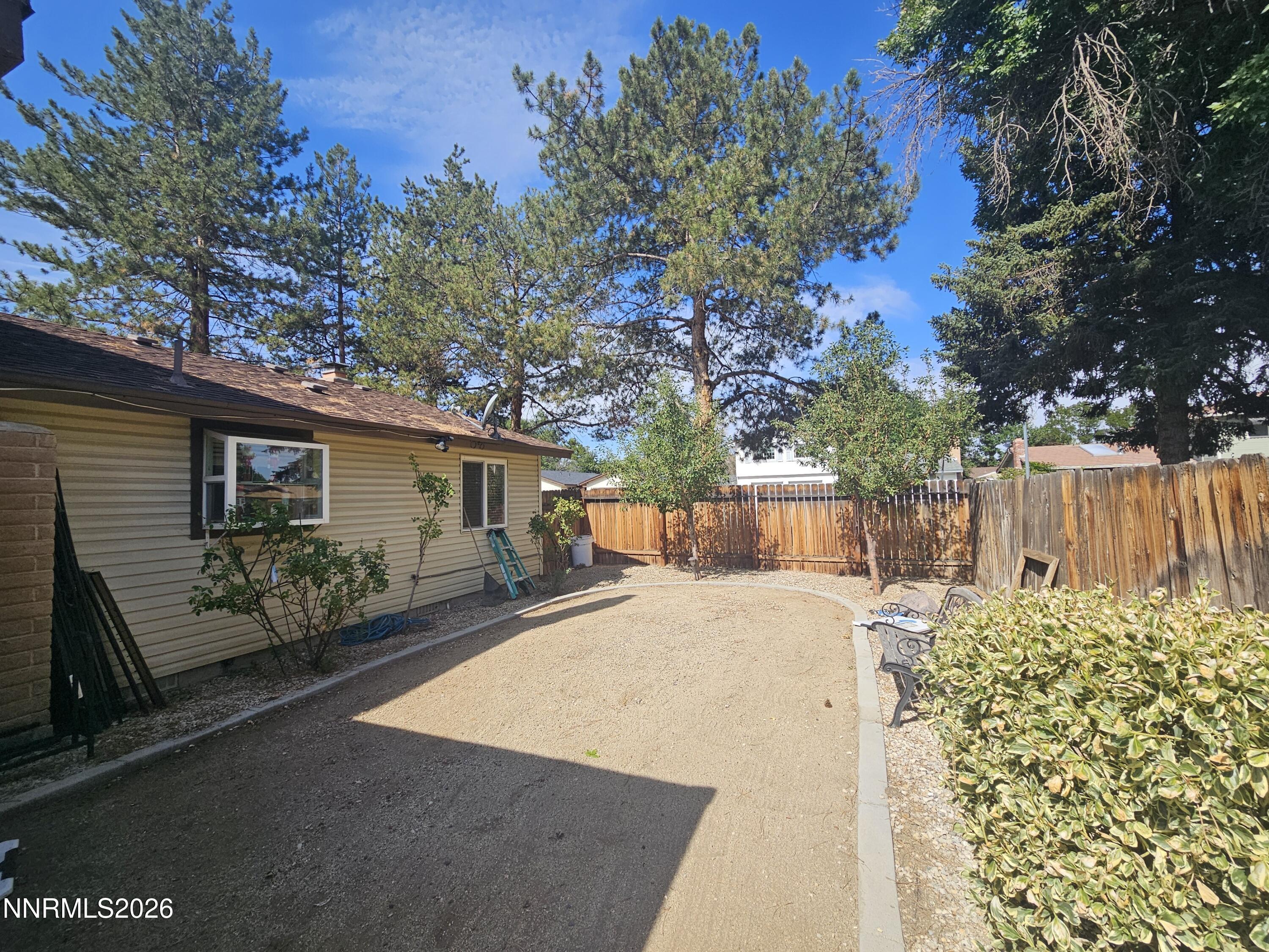 840 El Cortez Way Property Photo 6