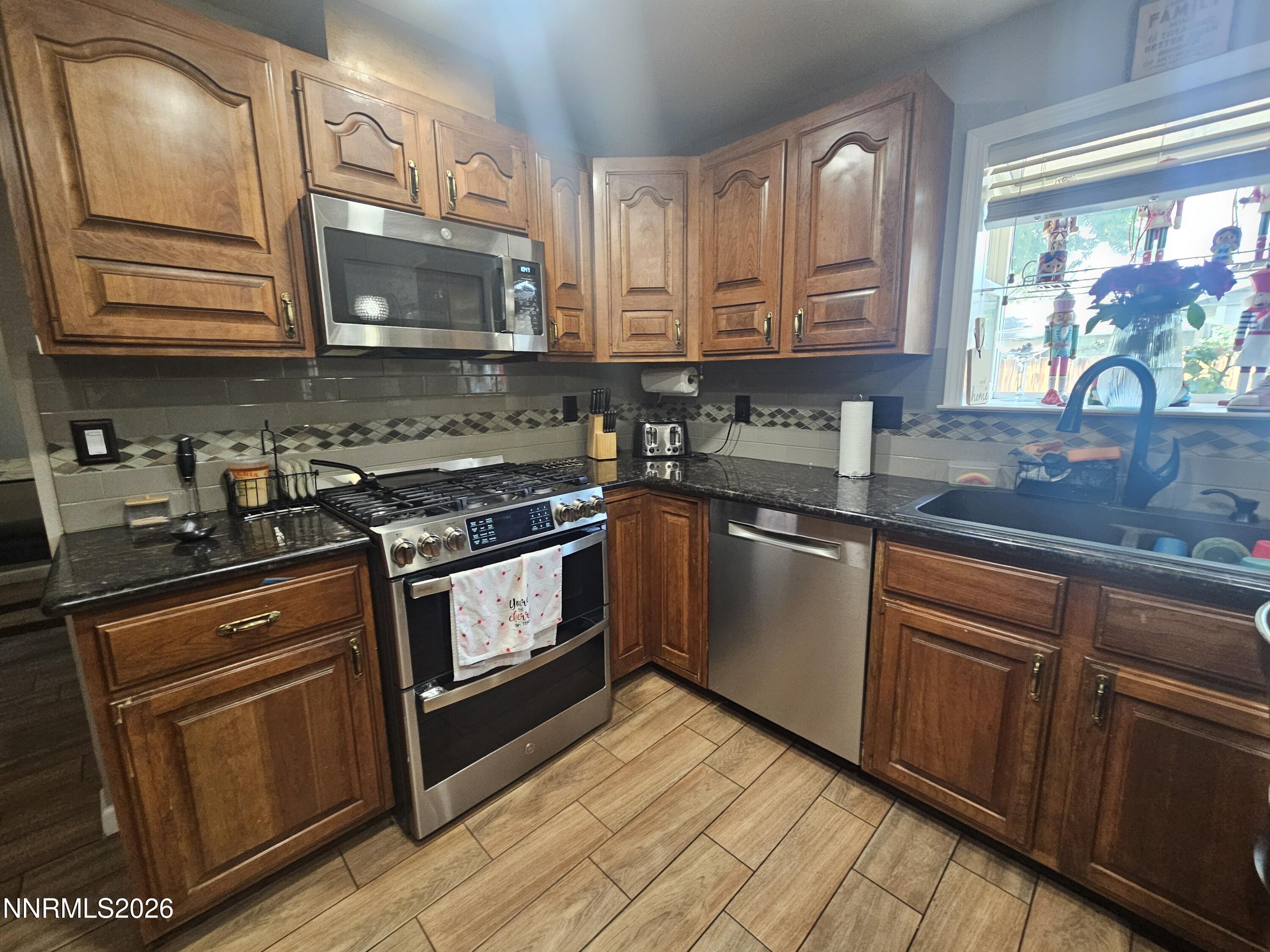 840 El Cortez Way Property Photo 7