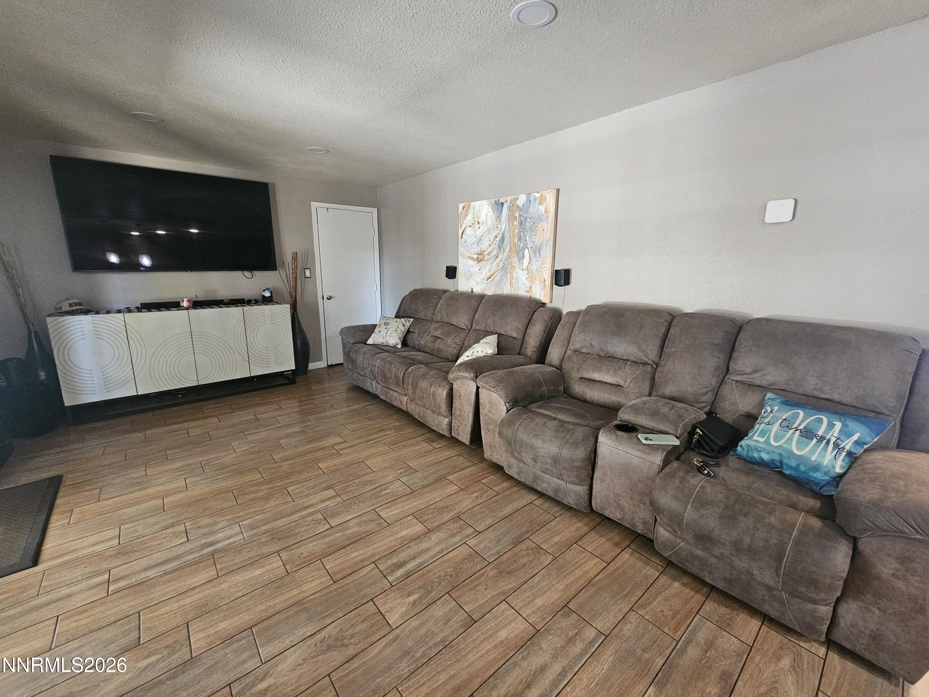 840 El Cortez Way Property Photo 15