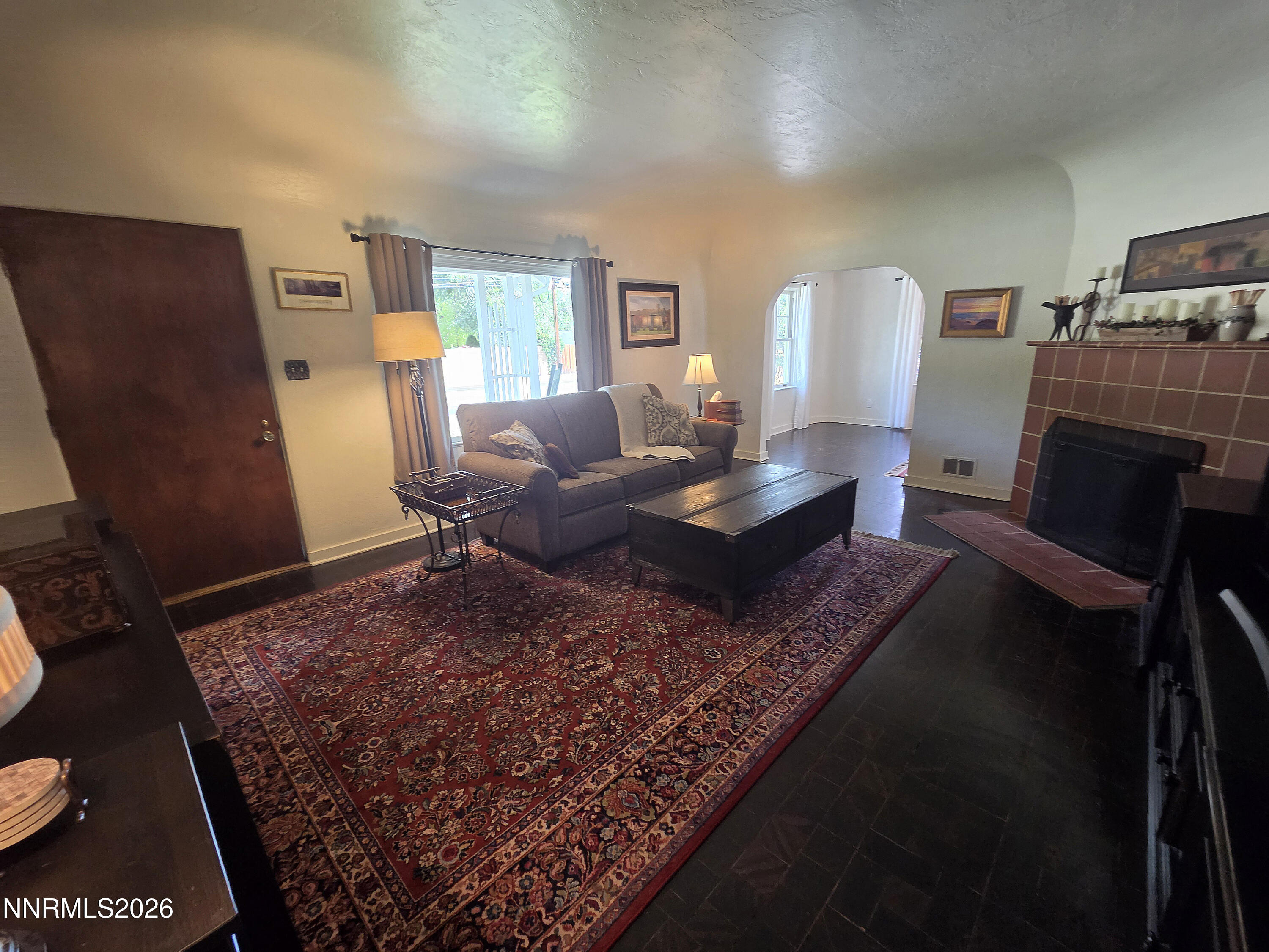 740 W Plumb Lane Property Photo 7