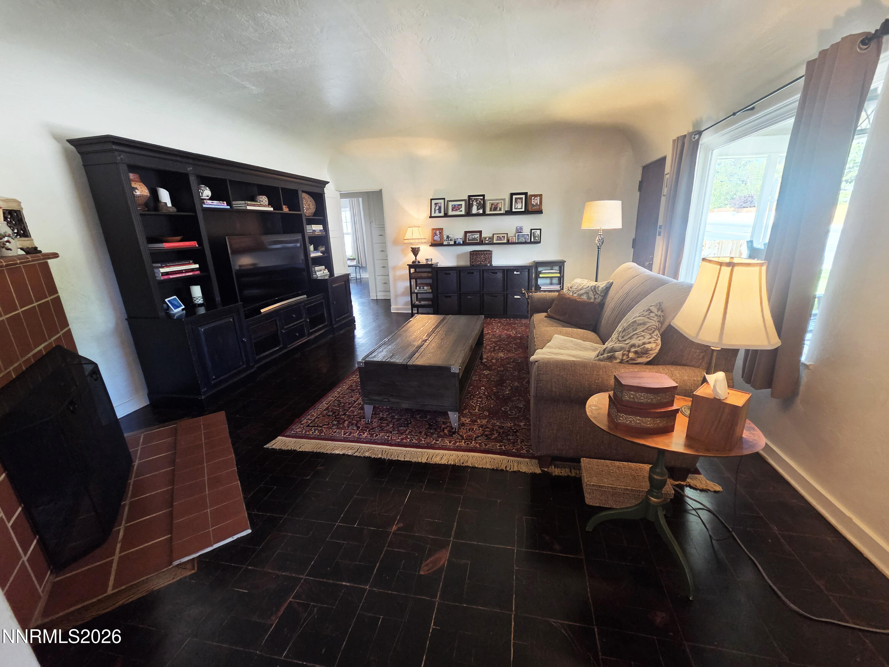 740 W Plumb Lane Property Photo 8