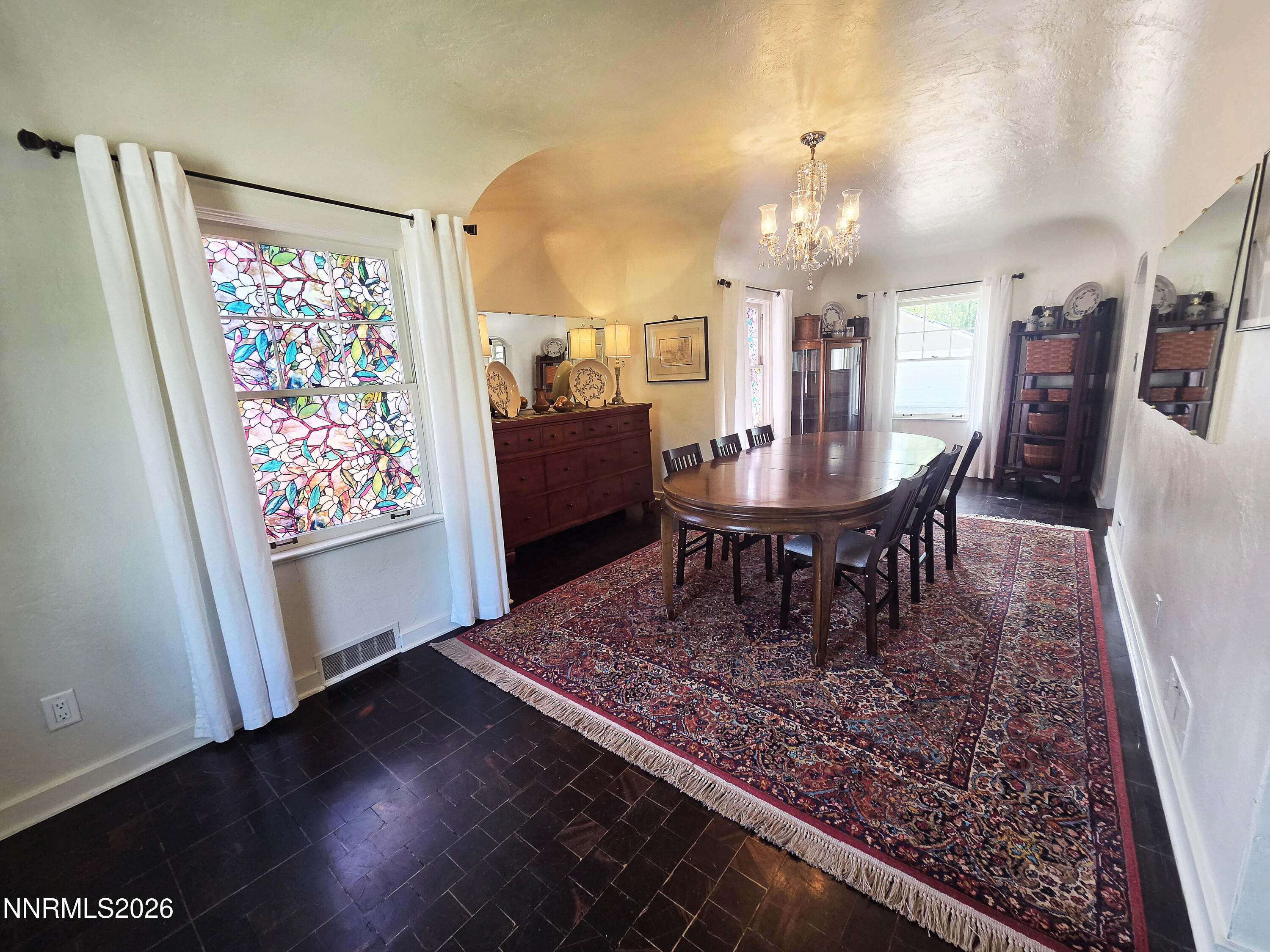740 W Plumb Lane Property Photo 10