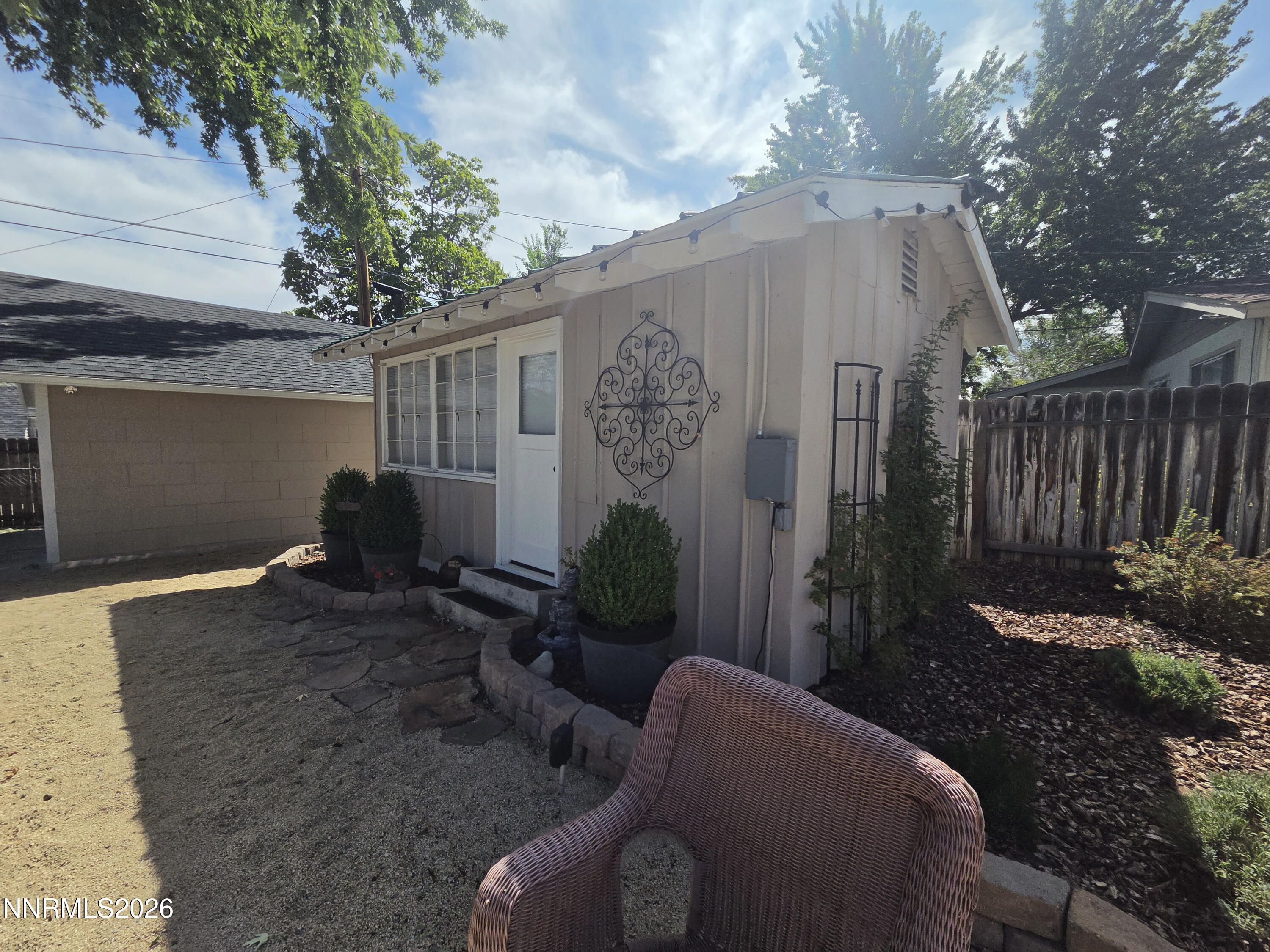 740 W Plumb Lane Property Photo 46