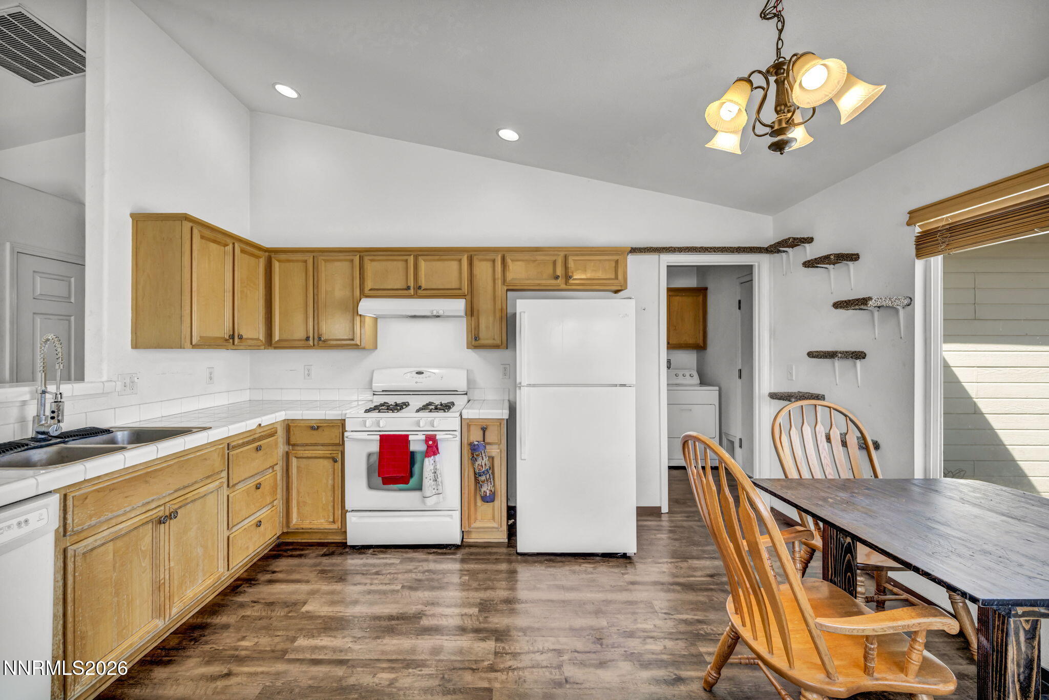 201 Emigrant Way Property Photo 10