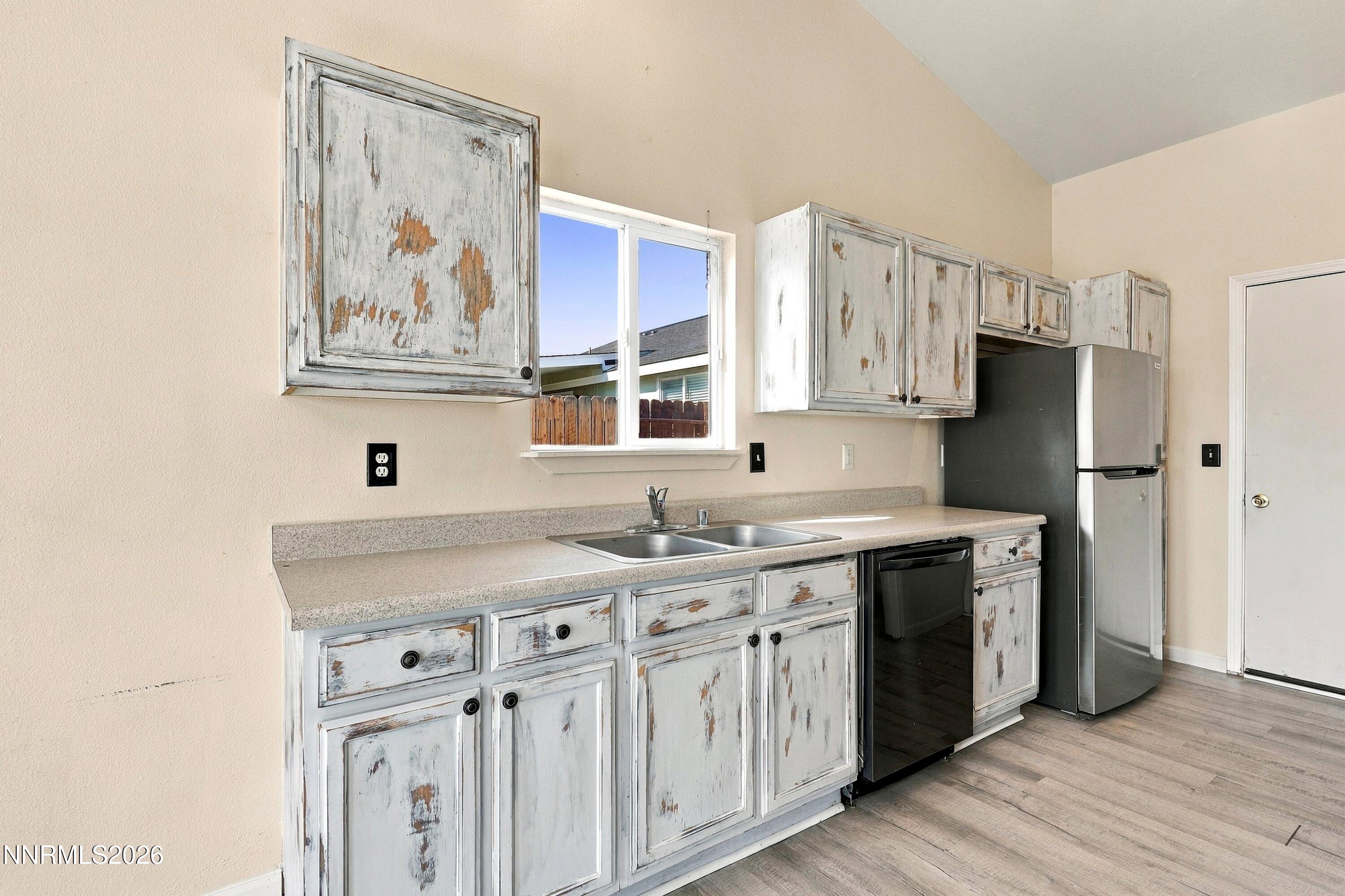 202 Rosecrest Drive Property Photo 12
