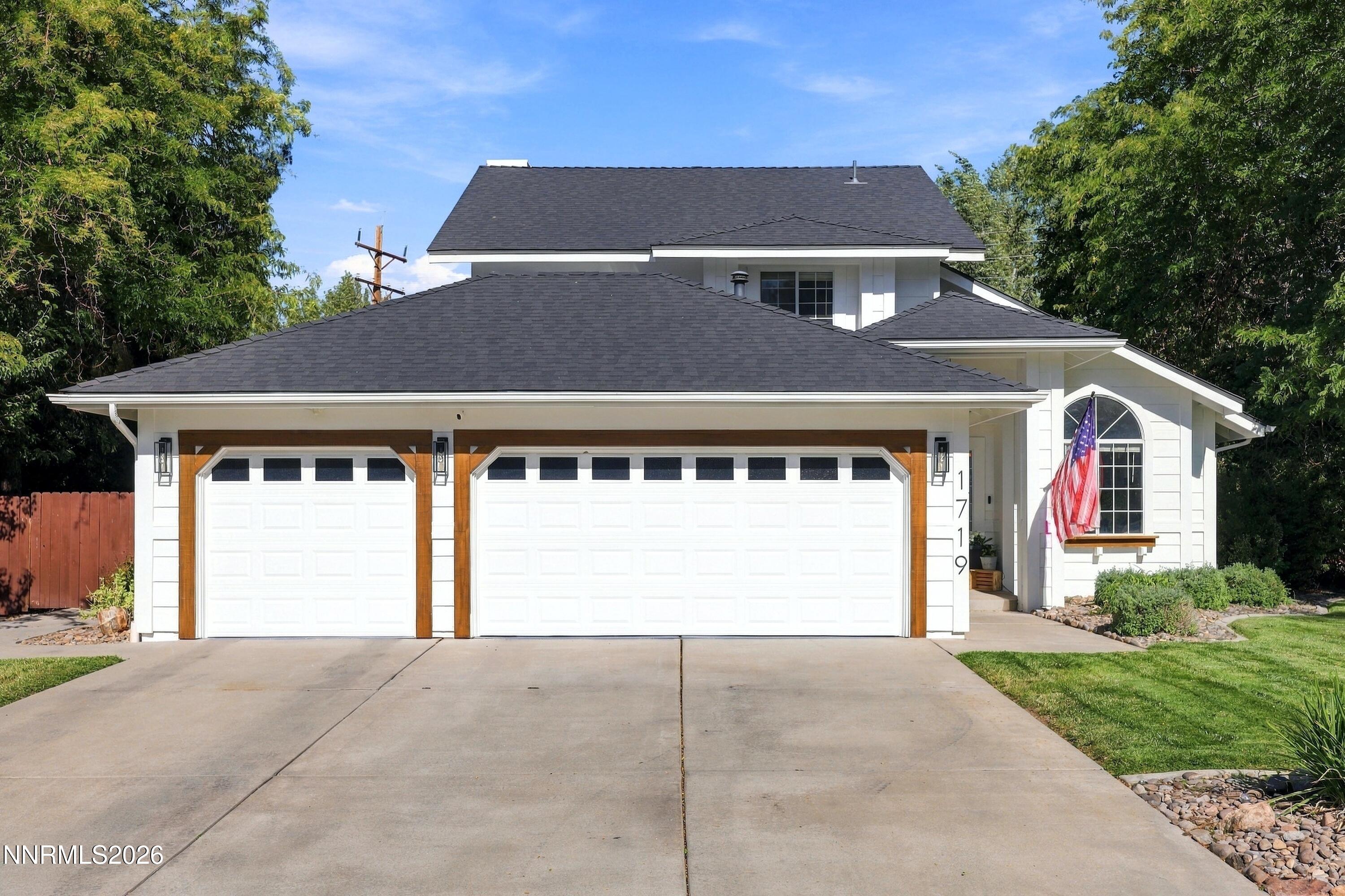 1719 Bougainvillea Drive Property Photo 2