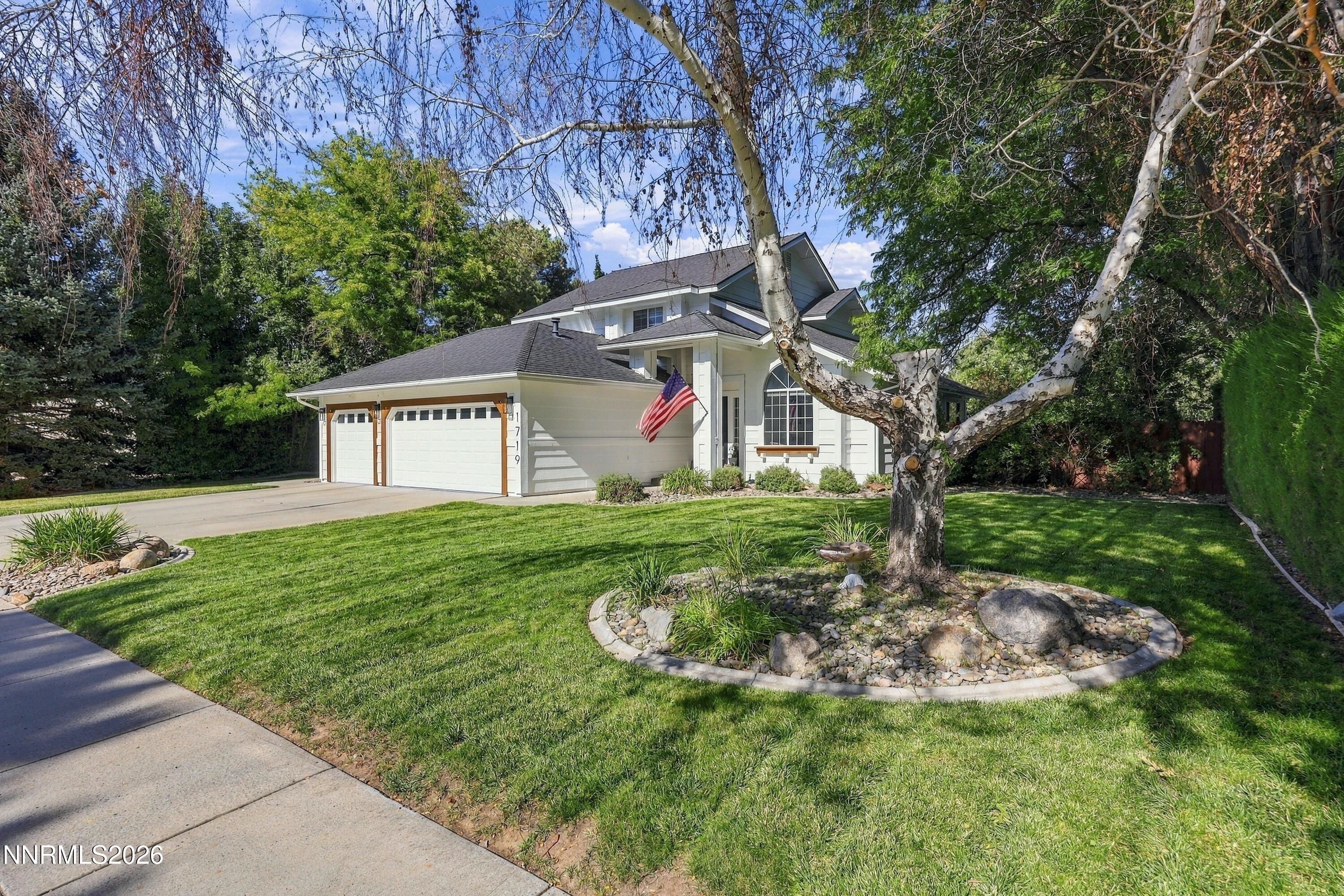 1719 Bougainvillea Drive Property Photo 3
