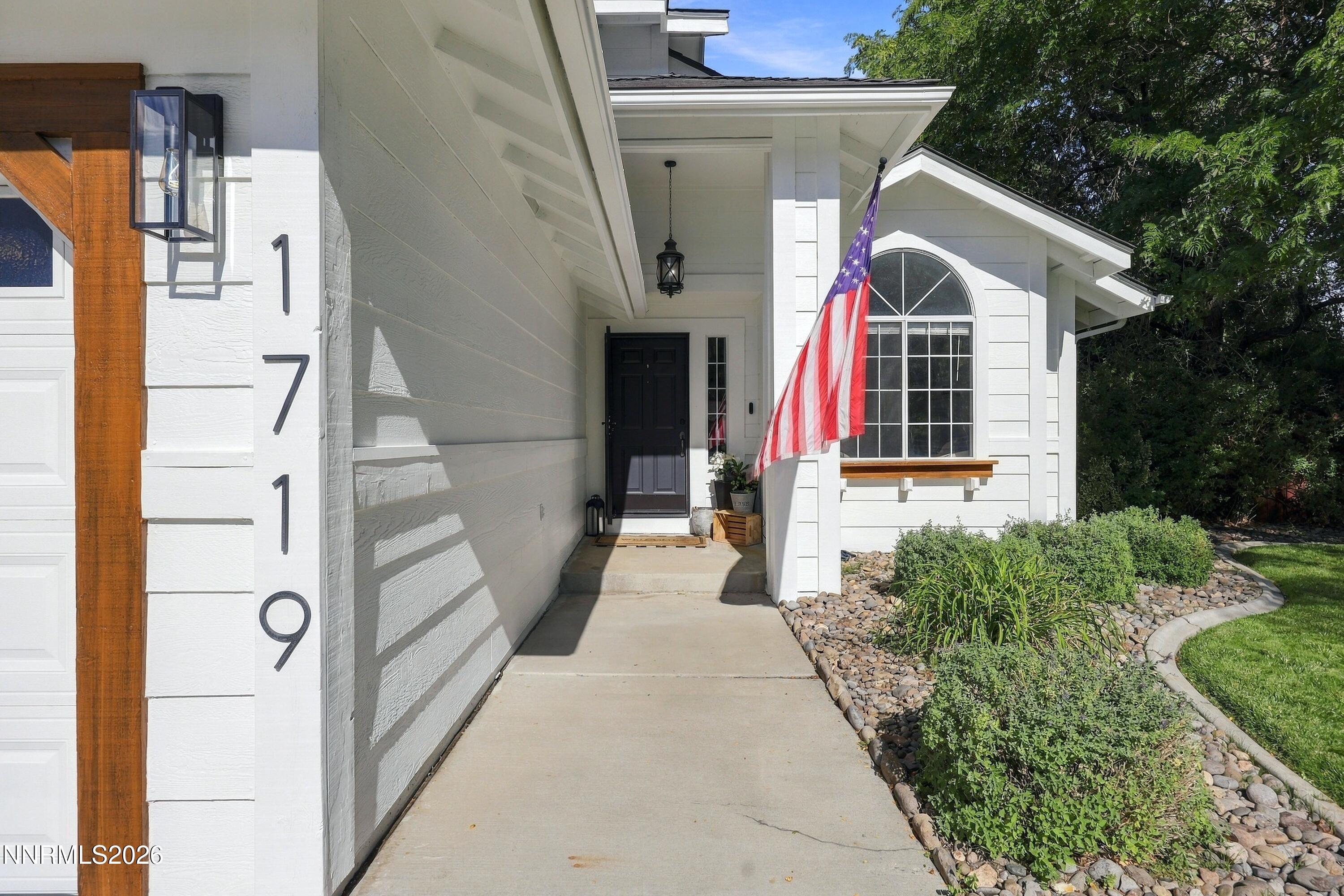 1719 Bougainvillea Drive Property Photo 4
