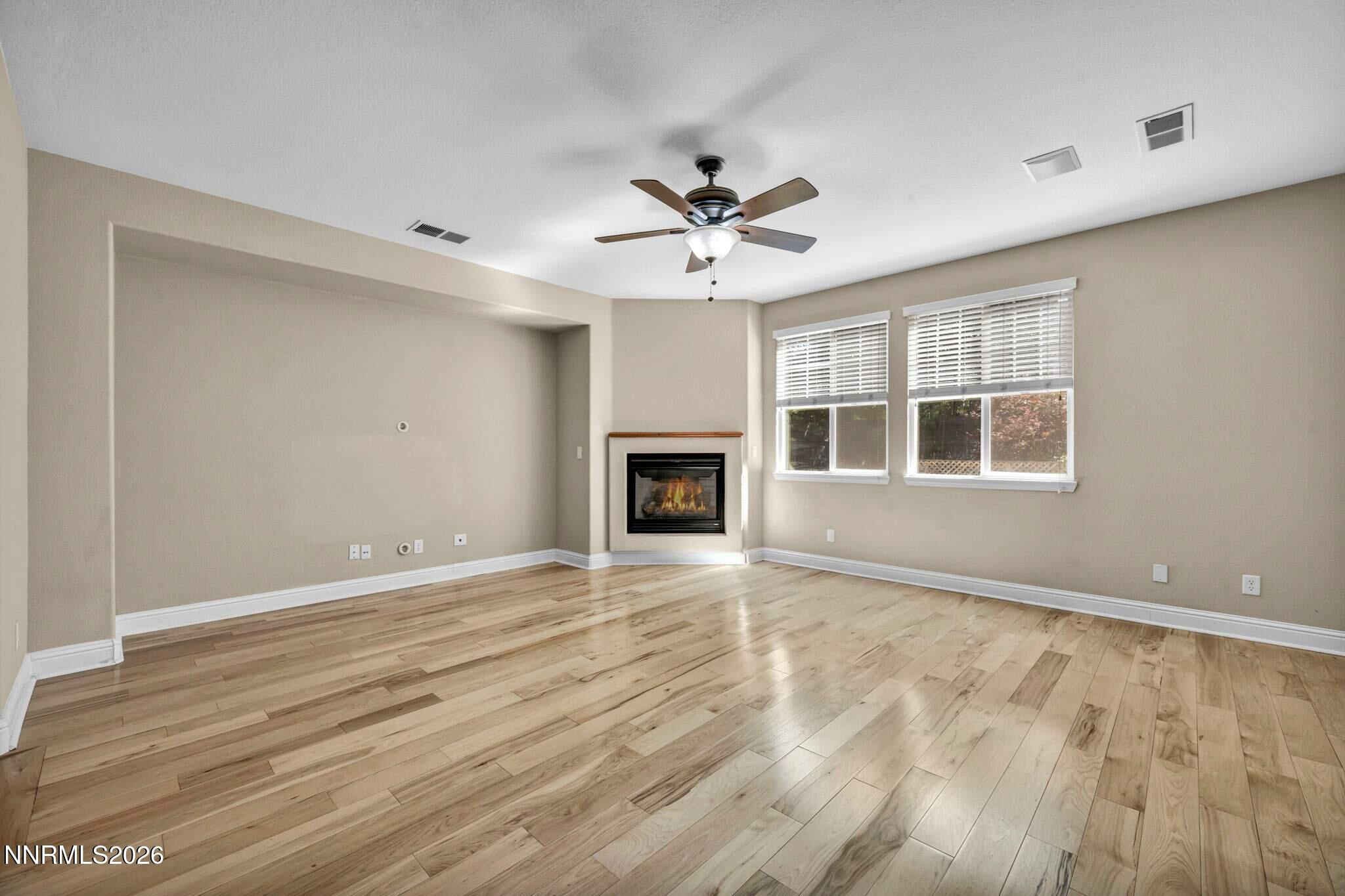 520 Needles Court Property Photo 4