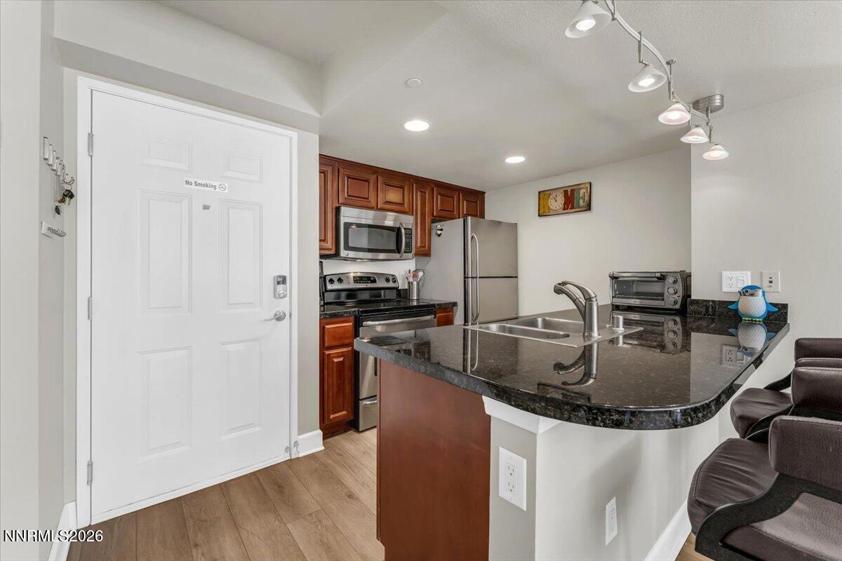 450 N Arlington Avenue Unit 806 Property Photo 5