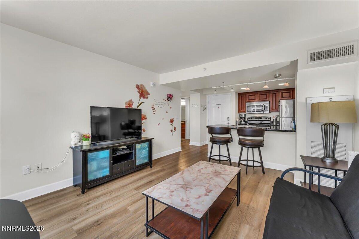 450 N Arlington Avenue Unit 806 Property Photo 10