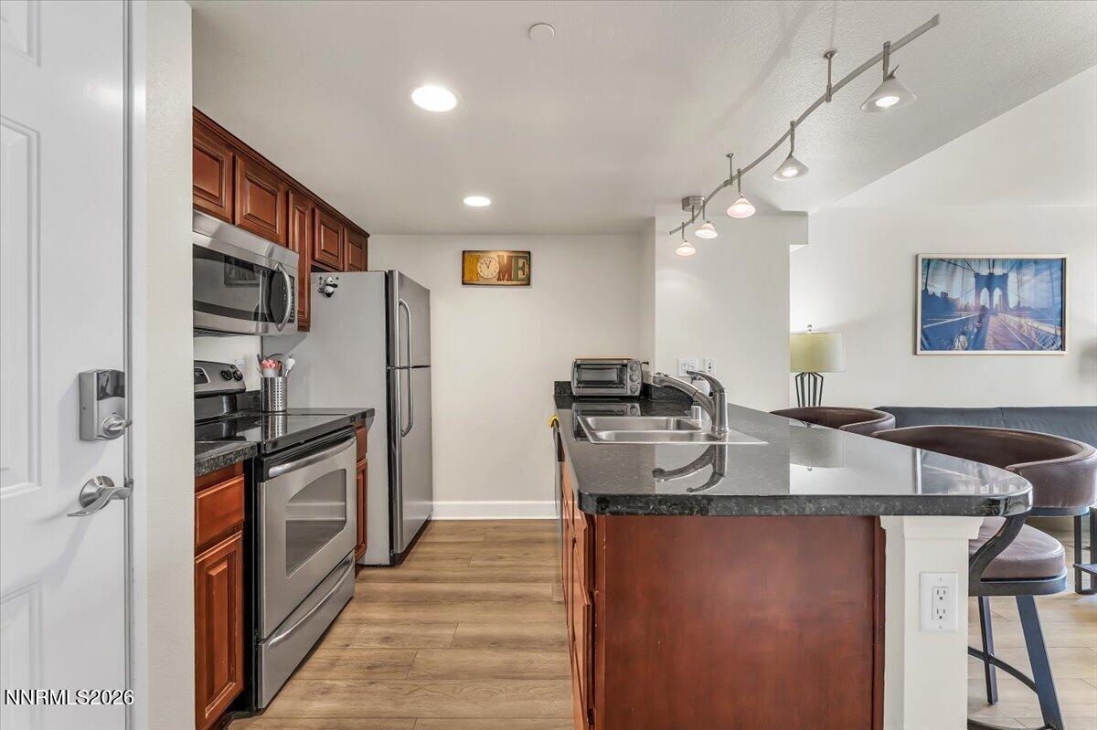 450 N Arlington Avenue Unit 806 Property Photo 12