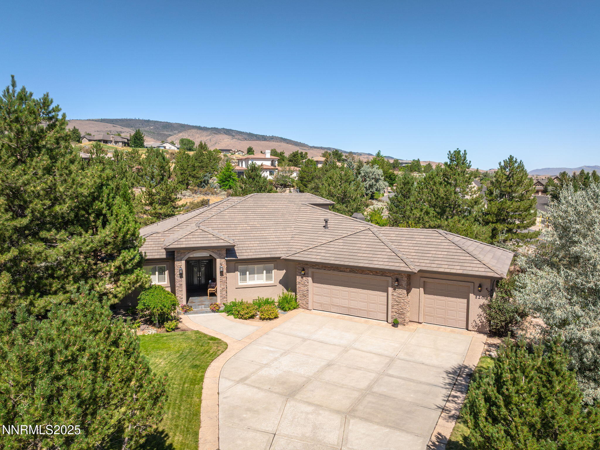 1203 Kachina Court Property Photo 3