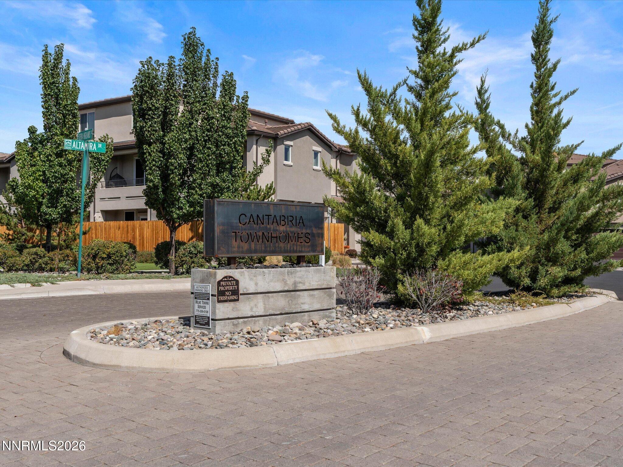 2105 Altamira Drive Property Photo 2