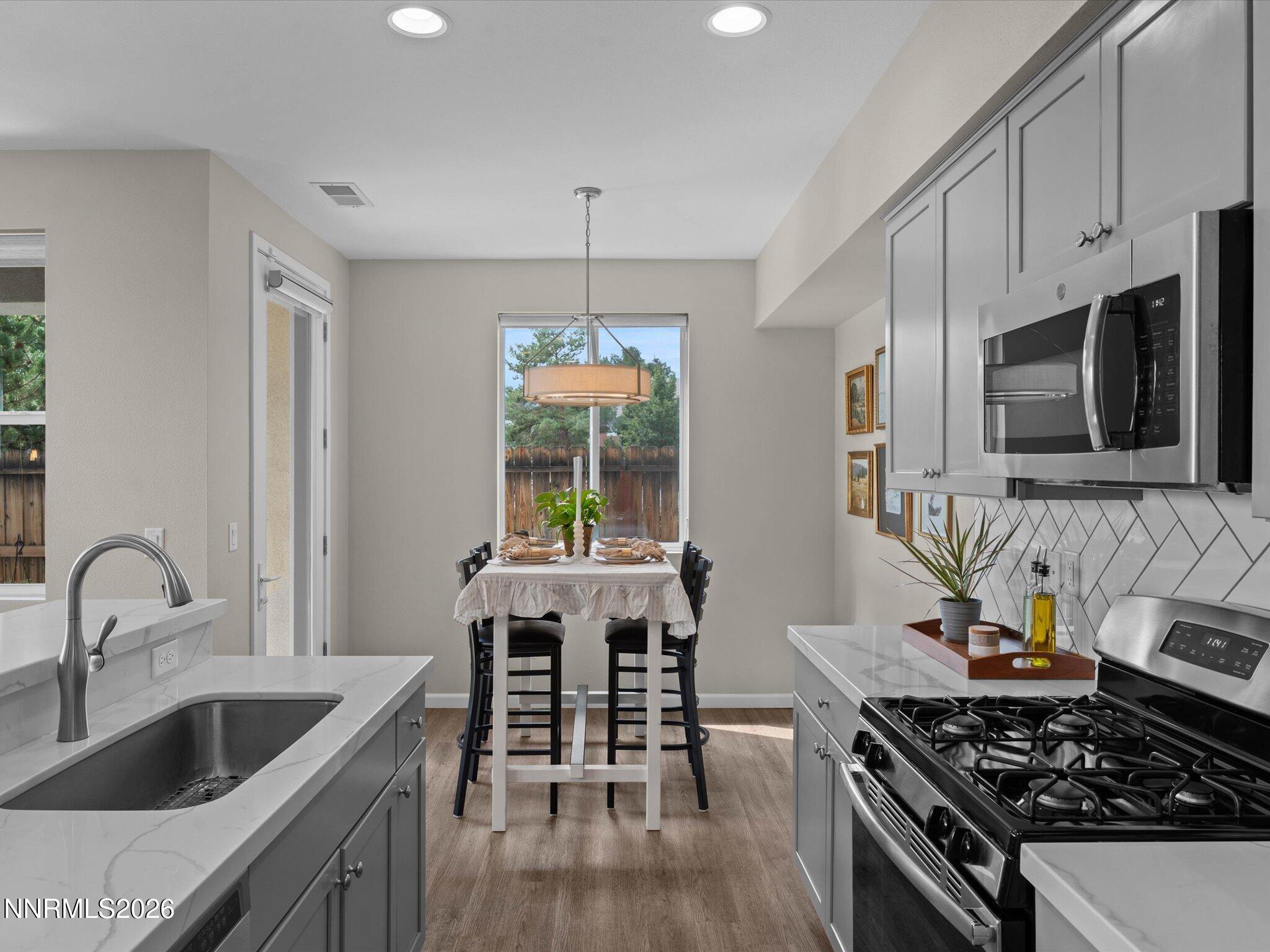 2105 Altamira Drive Property Photo 15