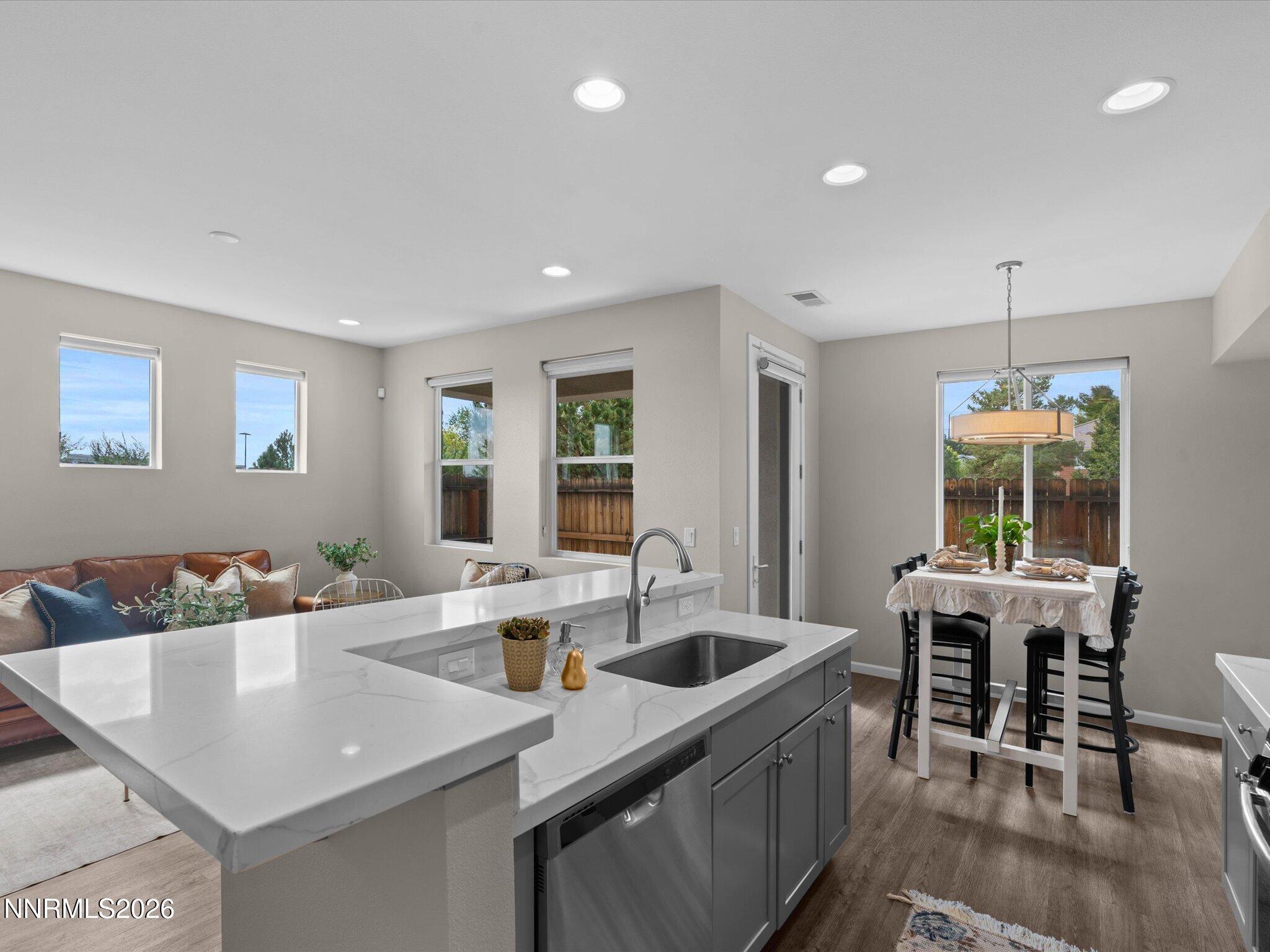 2105 Altamira Drive Property Photo 17
