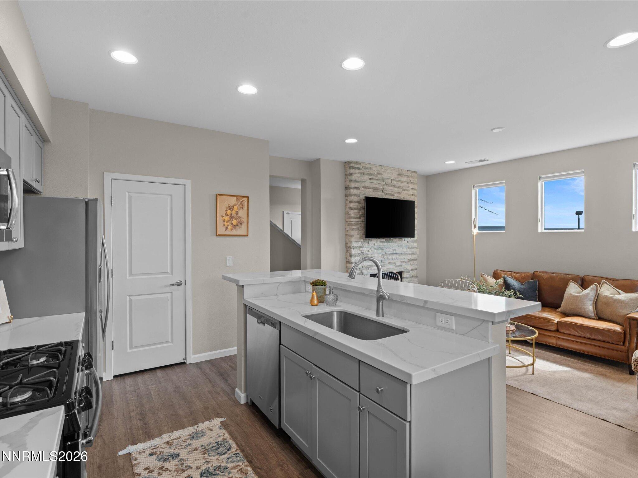 2105 Altamira Drive Property Photo 18