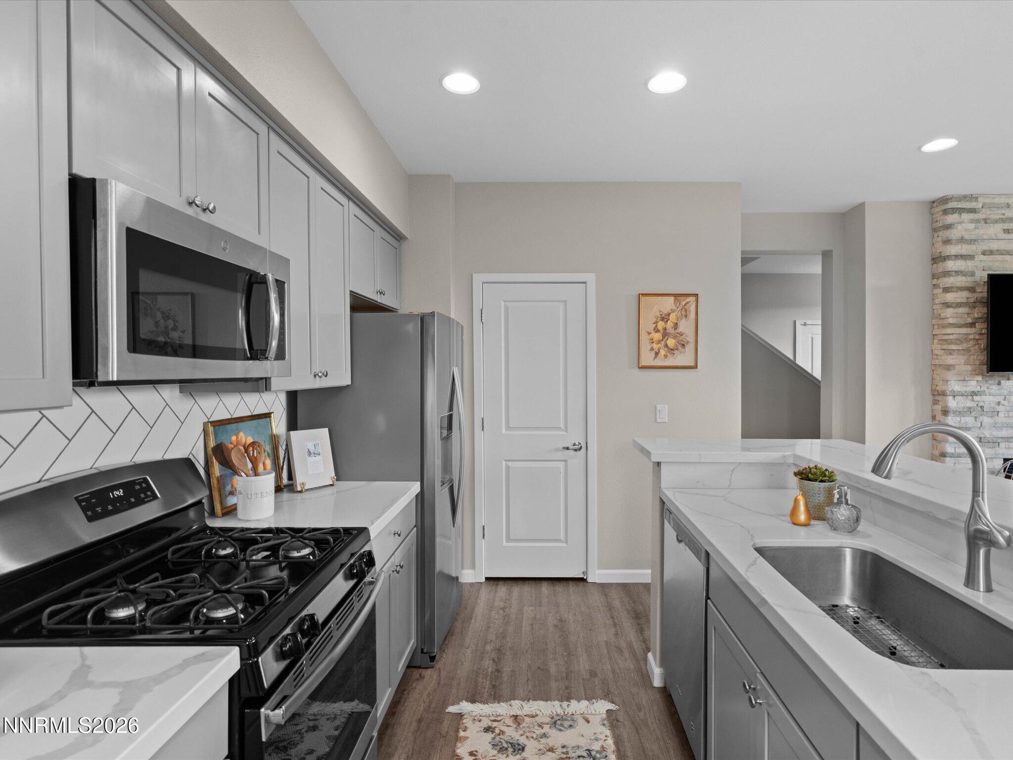 2105 Altamira Drive Property Photo 19