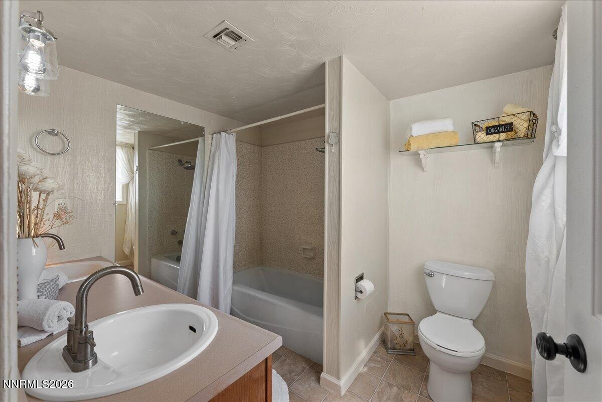 990 Riverview Drive Property Photo 15