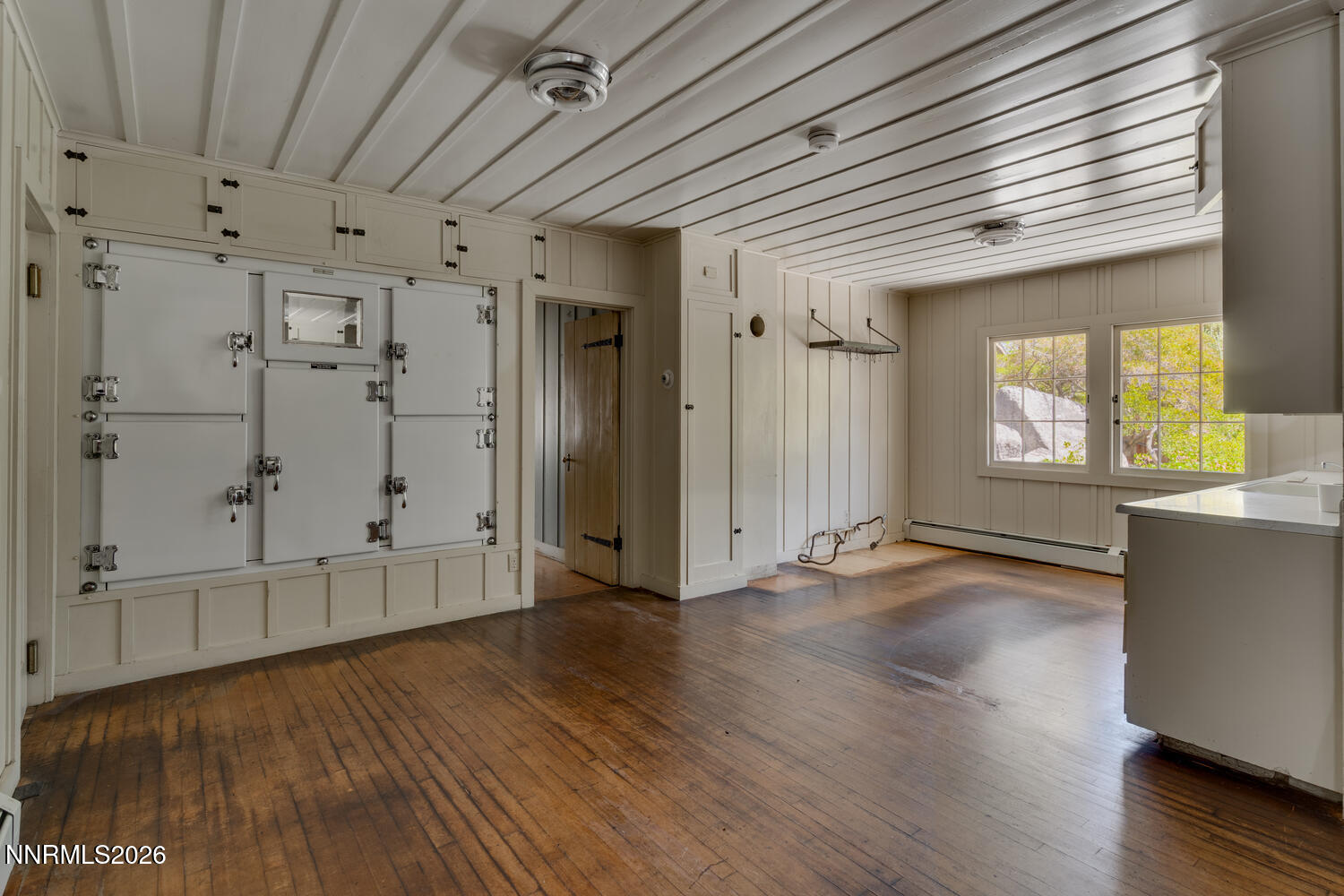 9898 Lake Street Property Photo 14