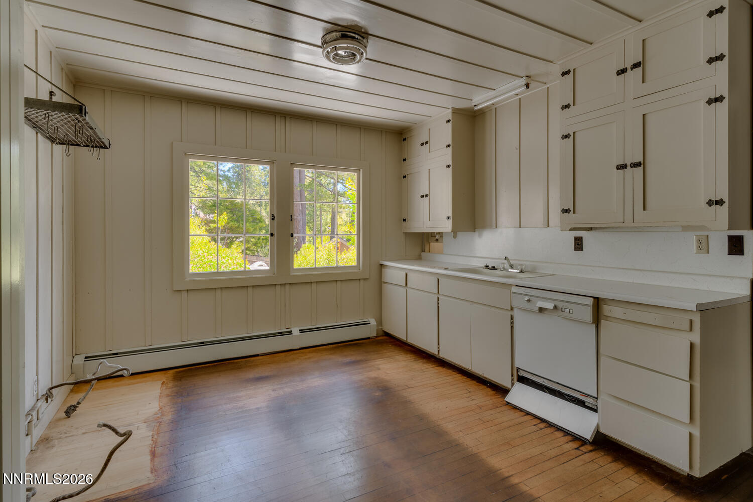 9898 Lake Street Property Photo 15