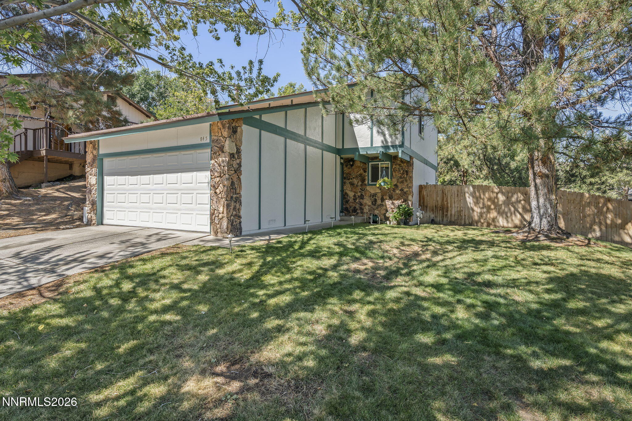 845 Wyoming Avenue Property Photo 2