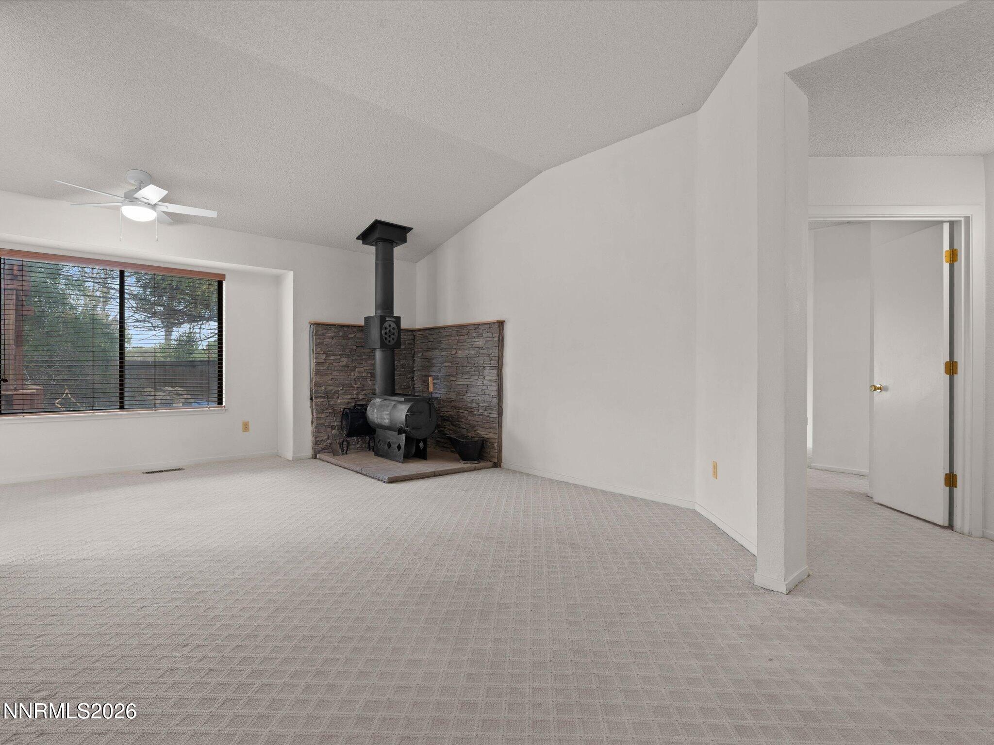 1682 Johns Circle Property Photo 4