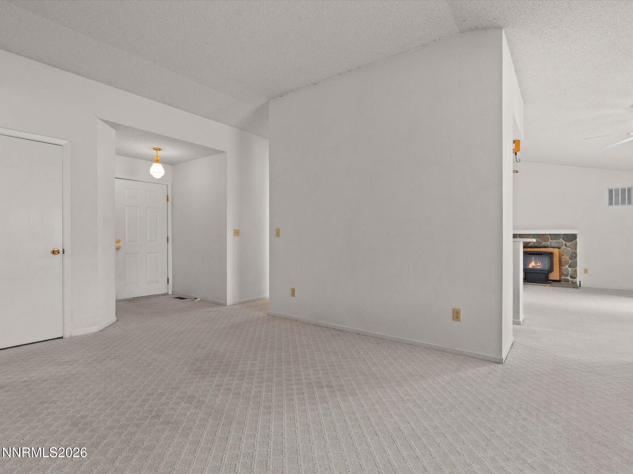 1682 Johns Circle Property Photo 6